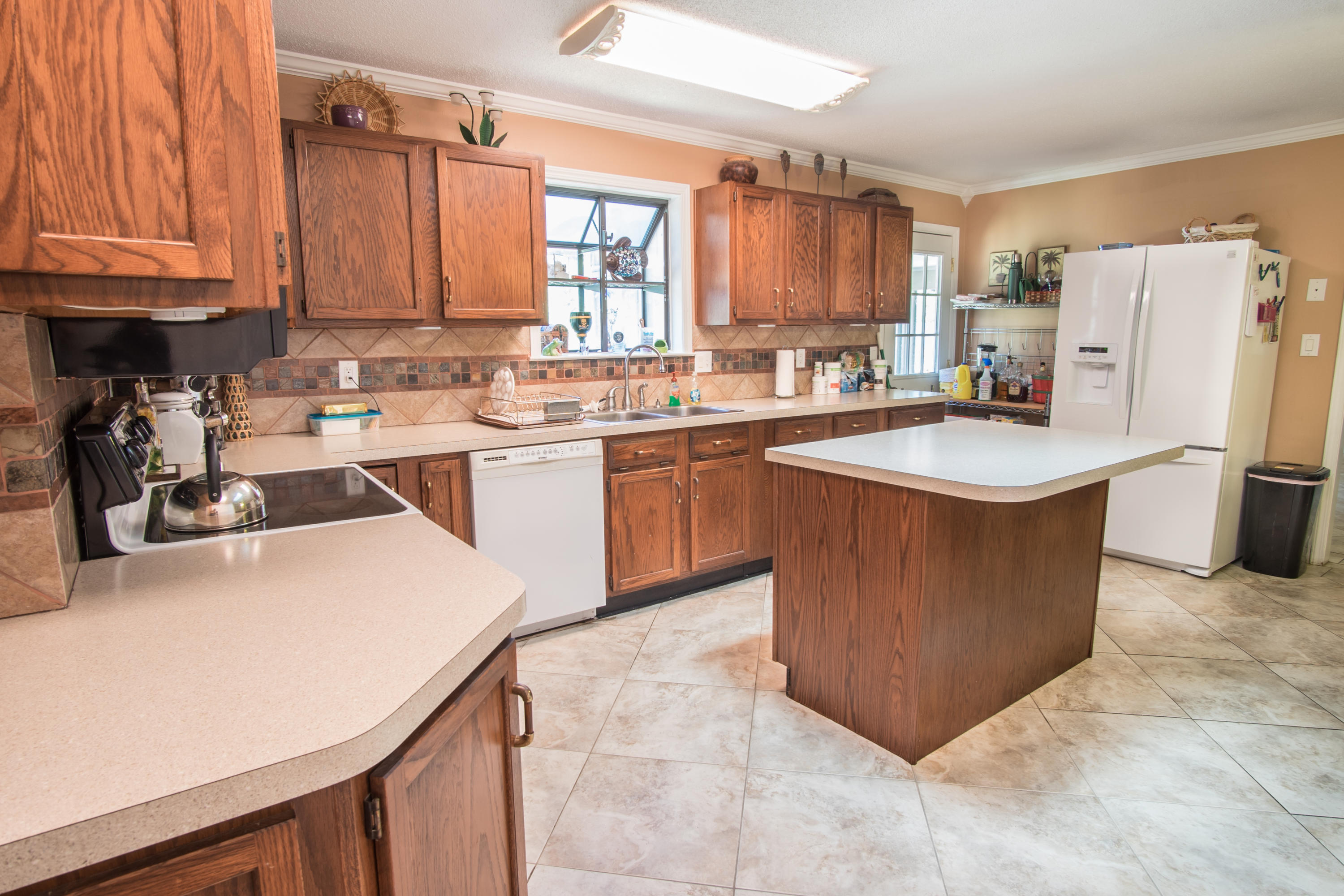 WHISPERWOOD EST - Residential