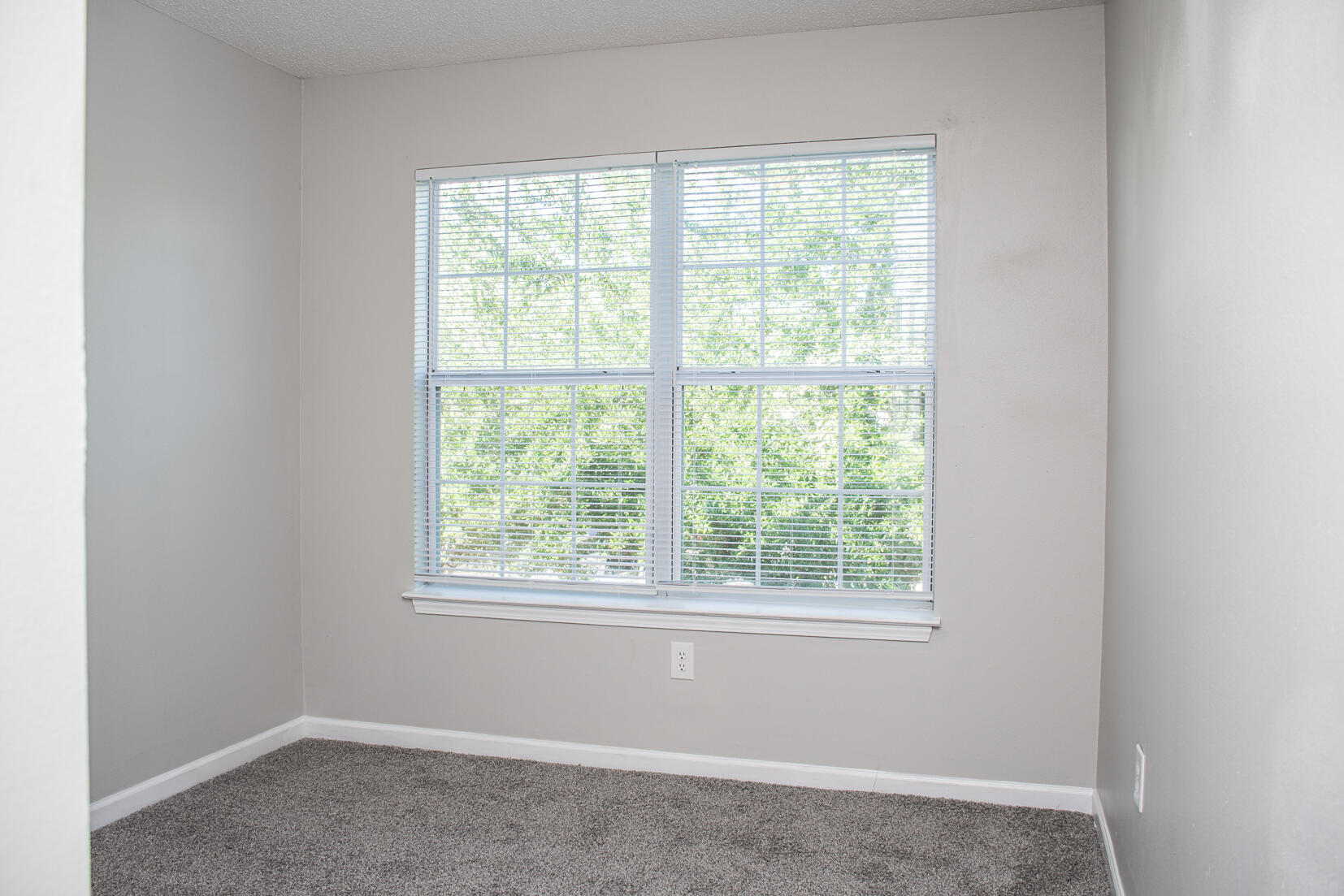 ROLLING PINES - Residential