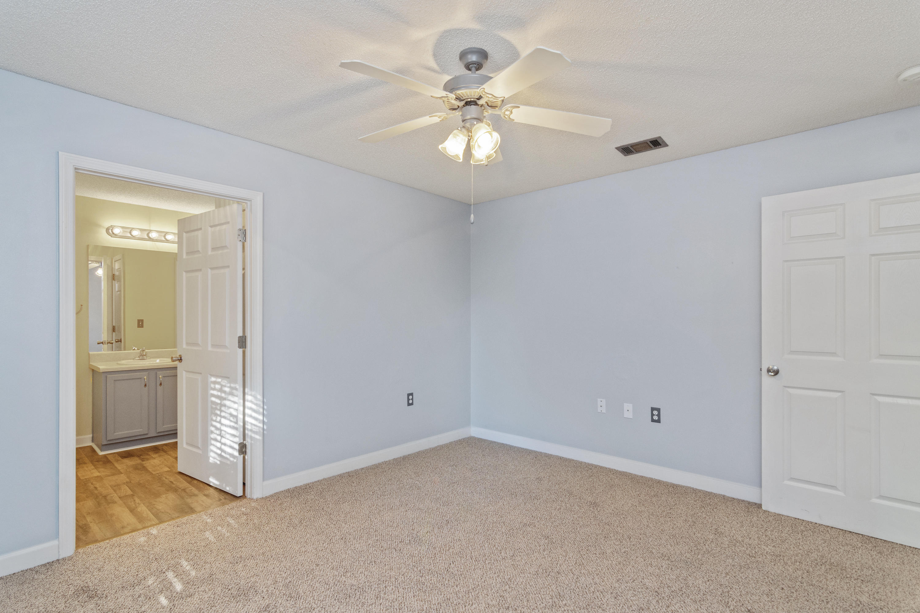 TRIPLE LAKES ESTATES - Residential