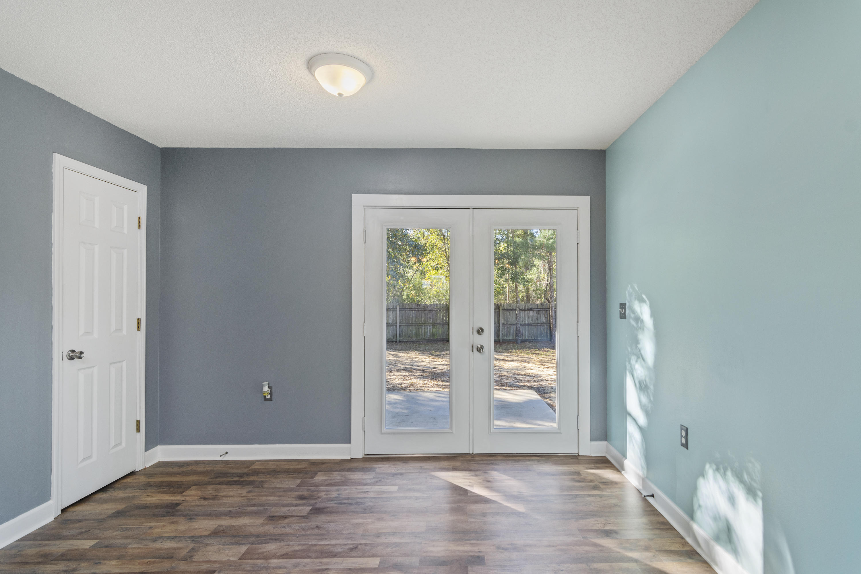 TRIPLE LAKES ESTATES - Residential