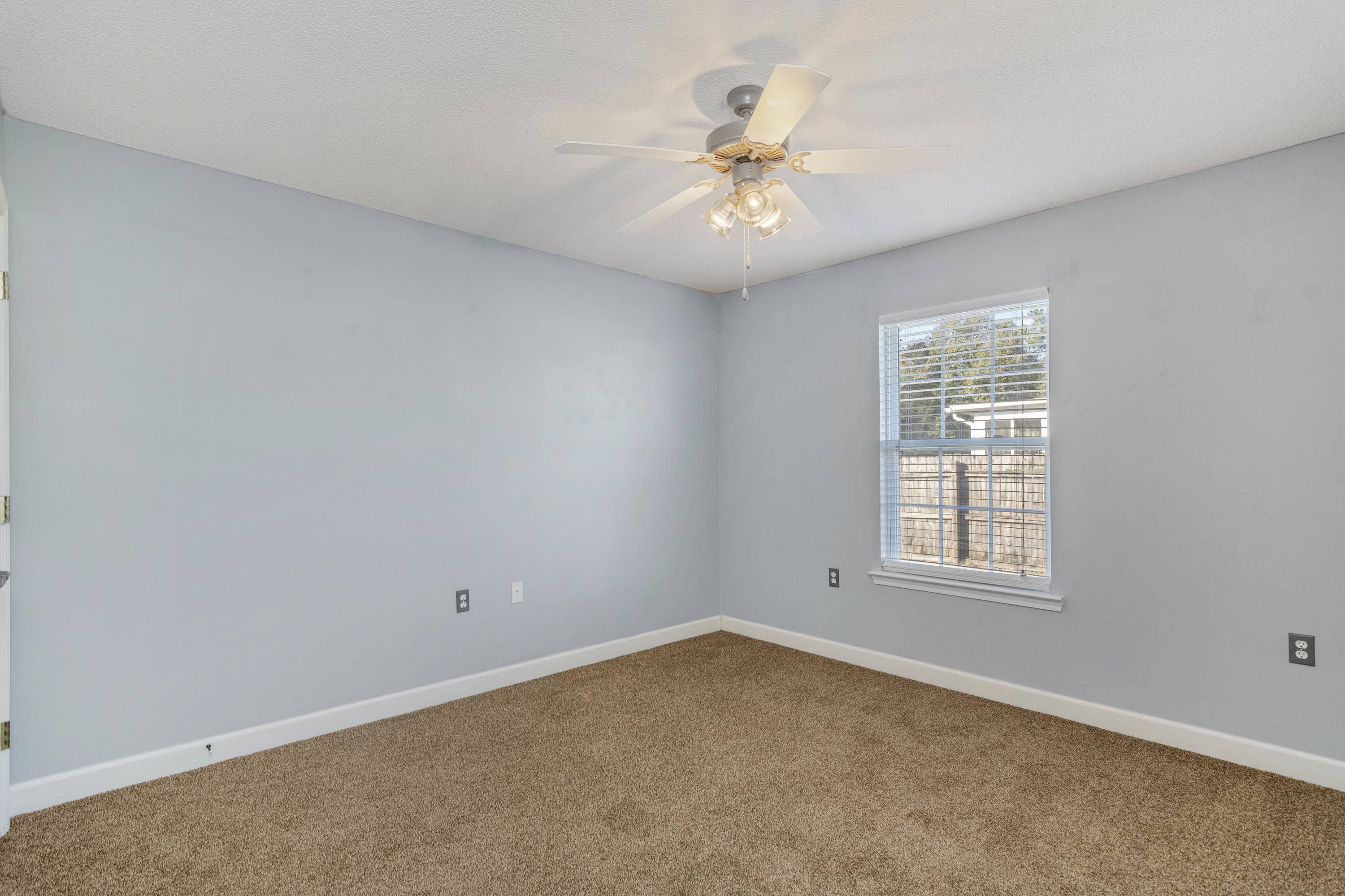 TRIPLE LAKES ESTATES - Residential