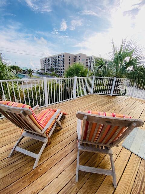 631 Pelican Drive