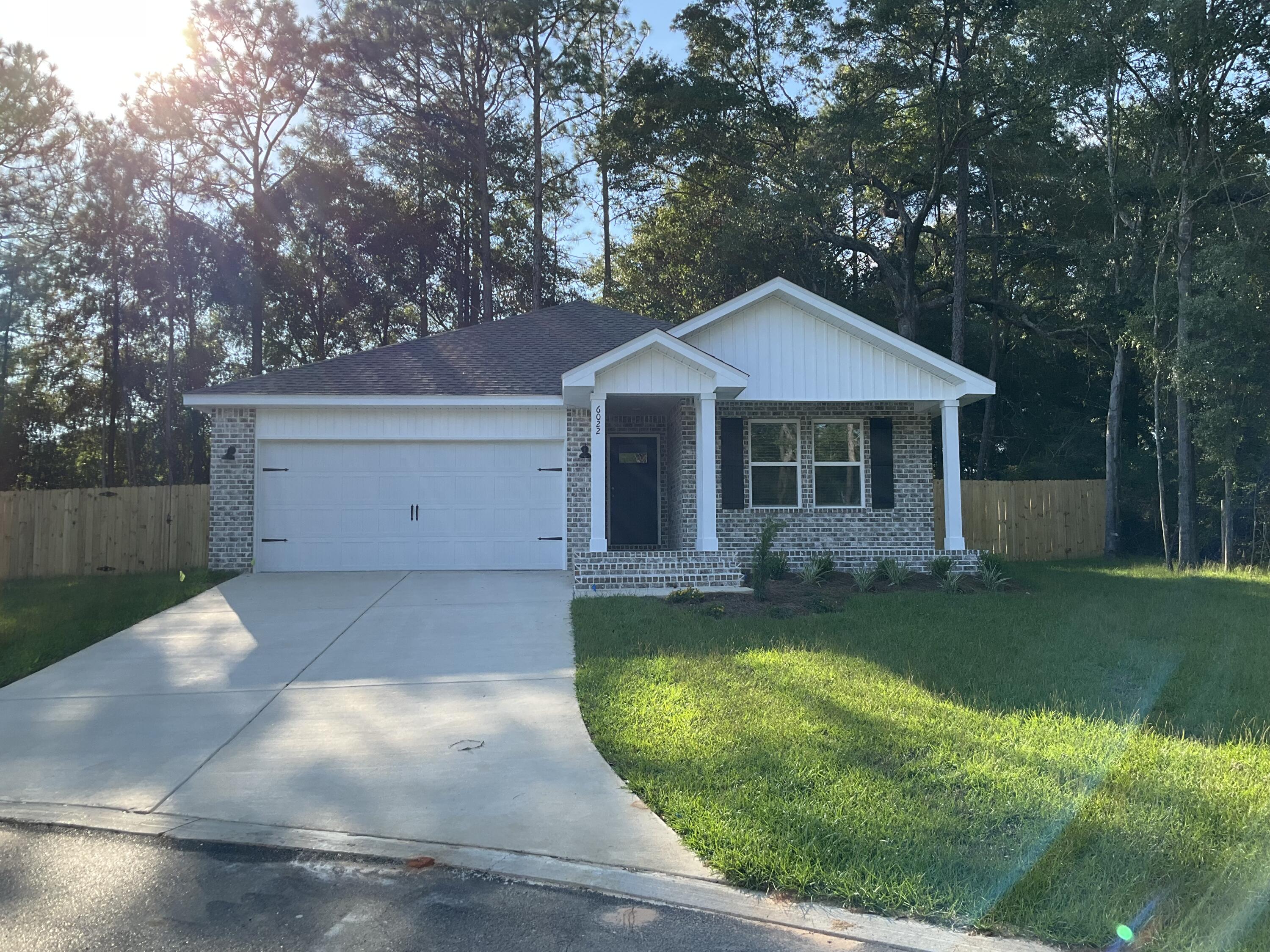 OAK HOLLOW - Residential