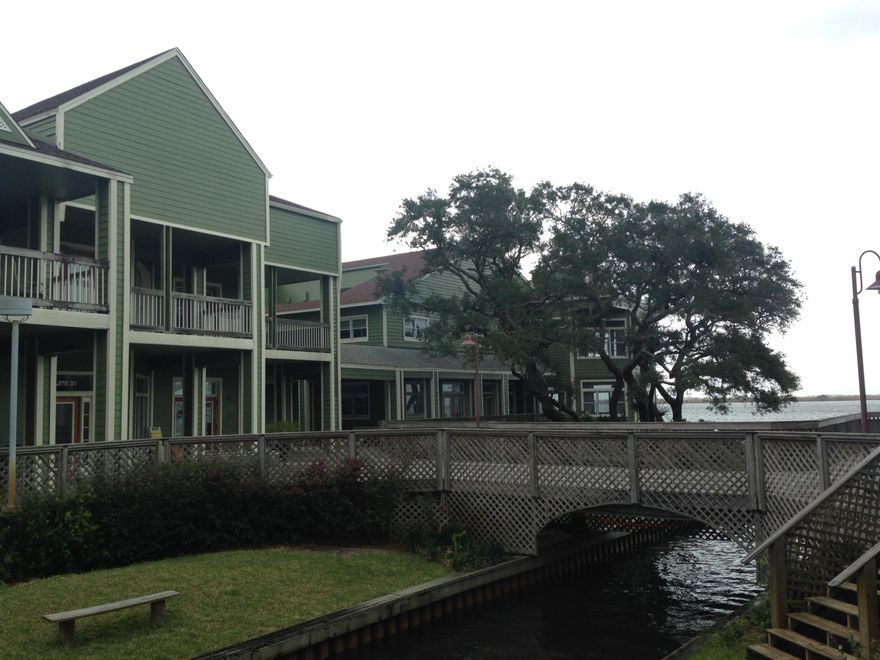 Located in a park like setting in one of the nicer office complexes in Fort Walton Beach. Several of the offices have water views!!!