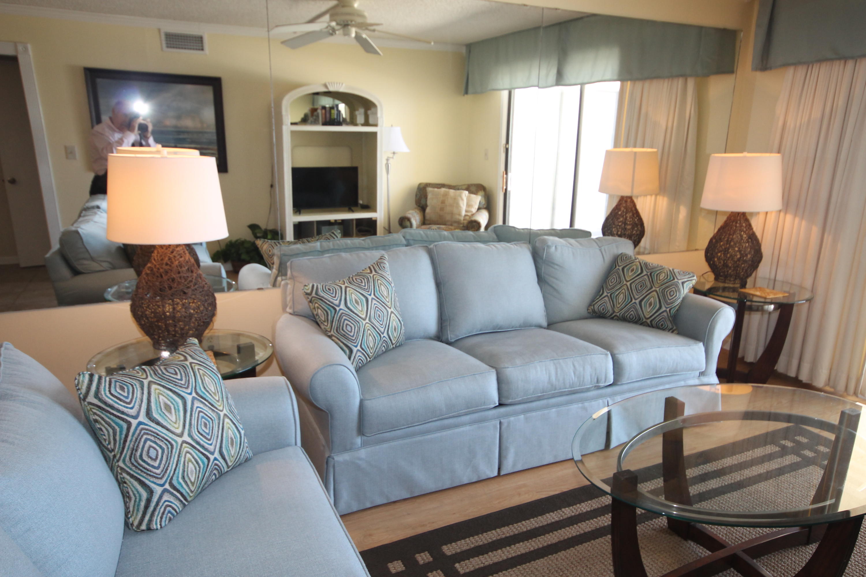 REGENCY TOWERS - Residential