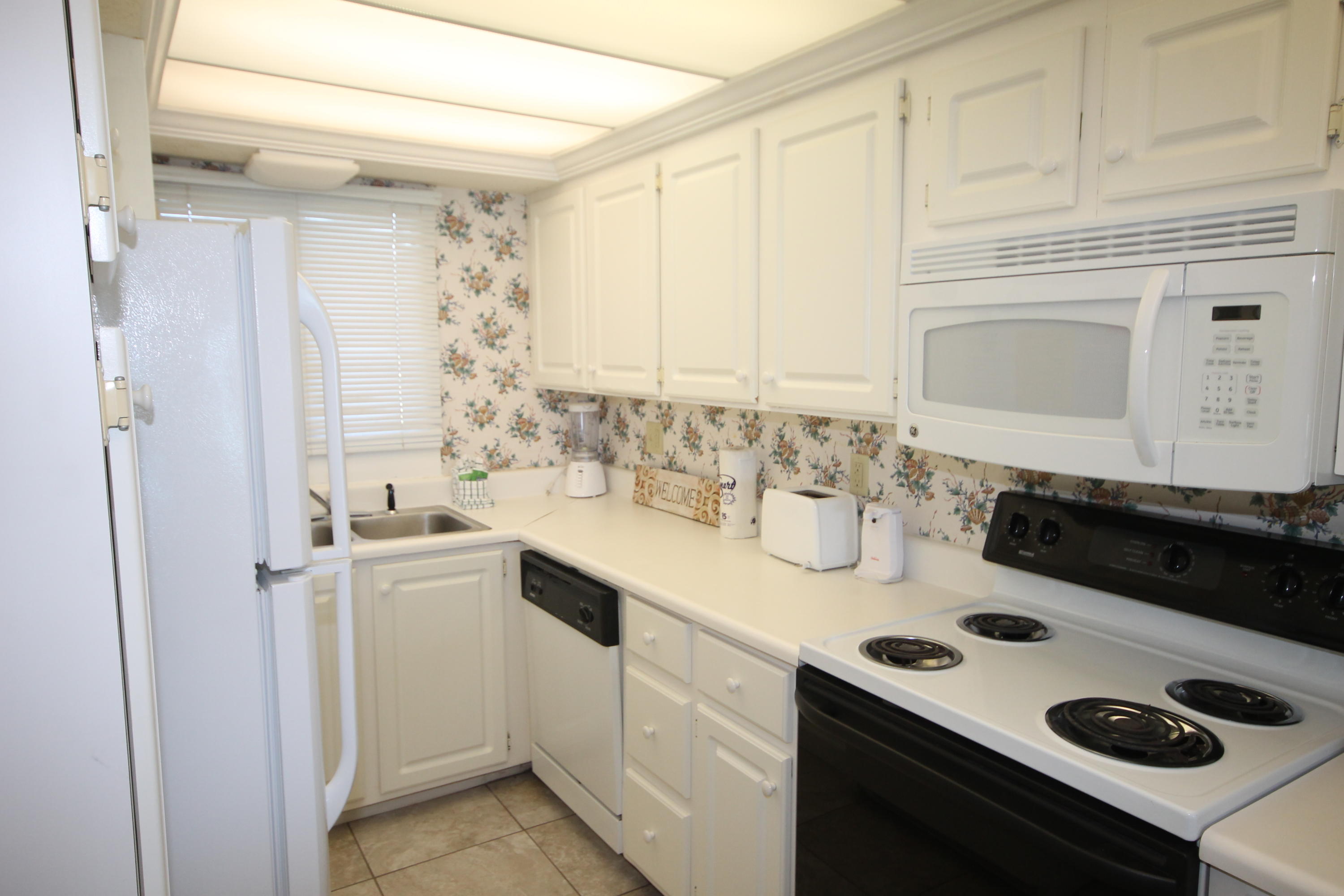 REGENCY TOWERS - Residential