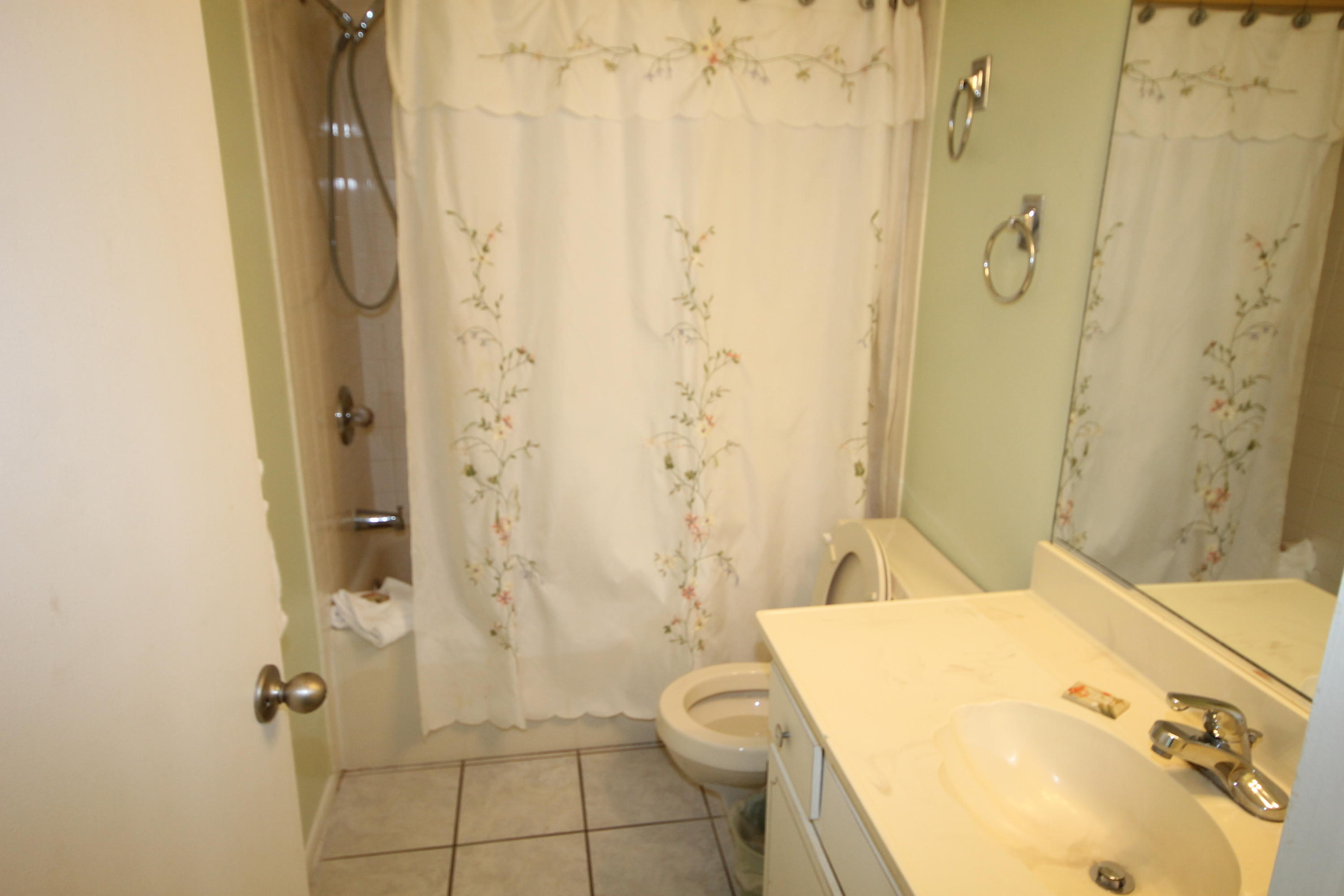 REGENCY TOWERS - Residential