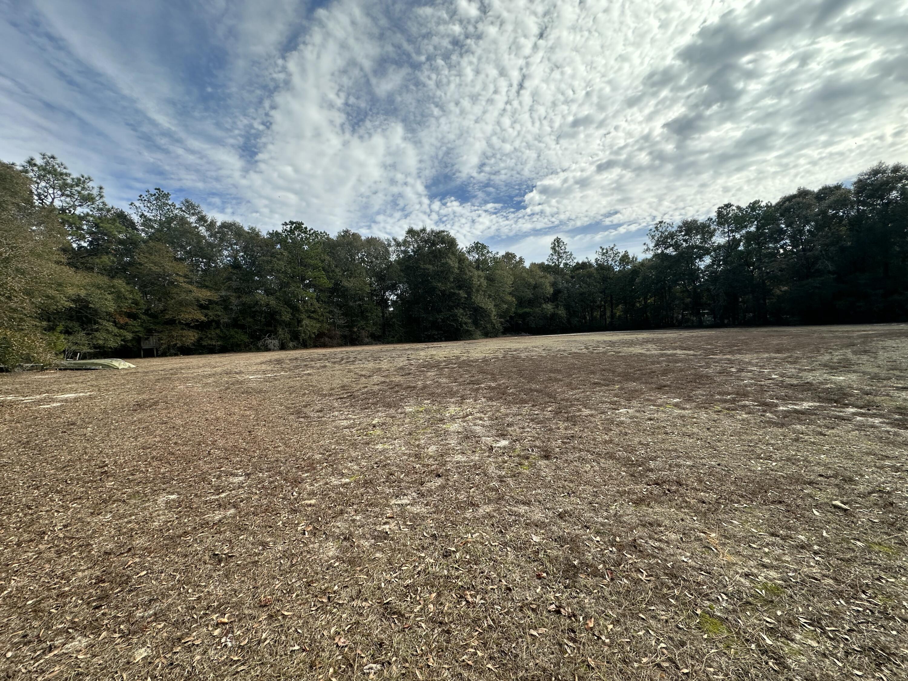 Discover the allure of +- 7 Homesites ( Subject to County Lot Split Approval) off Pineforest/Woodcliff and Oakcrest Drive. Nestled in the Auburn/Garden City area of Crestview, this property provides ample space for privacy and a custom lifestyle. Experience the best of Crestview living with easy access to local shopping, dining, and recreation. Deed restrictions apply .