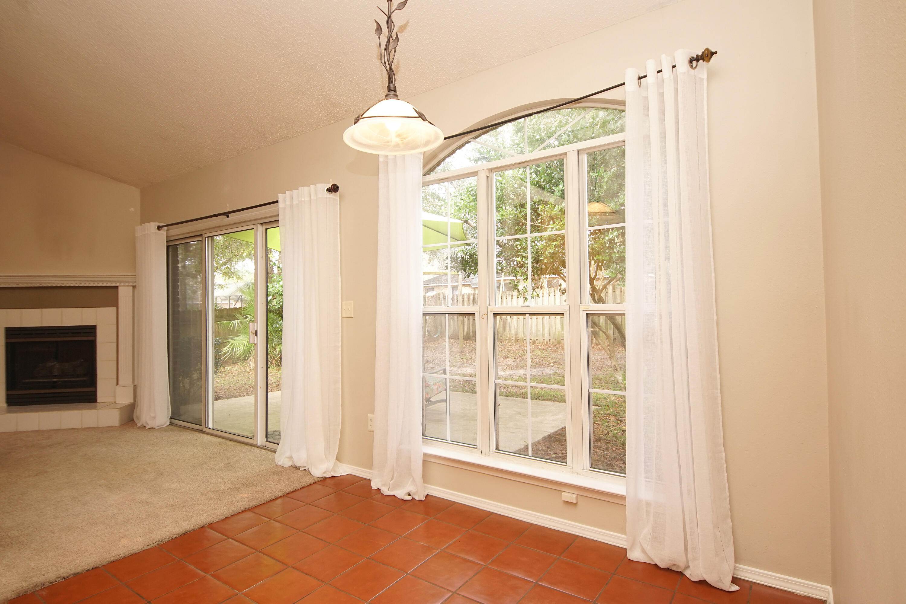 HIDDEN LAKES - Residential