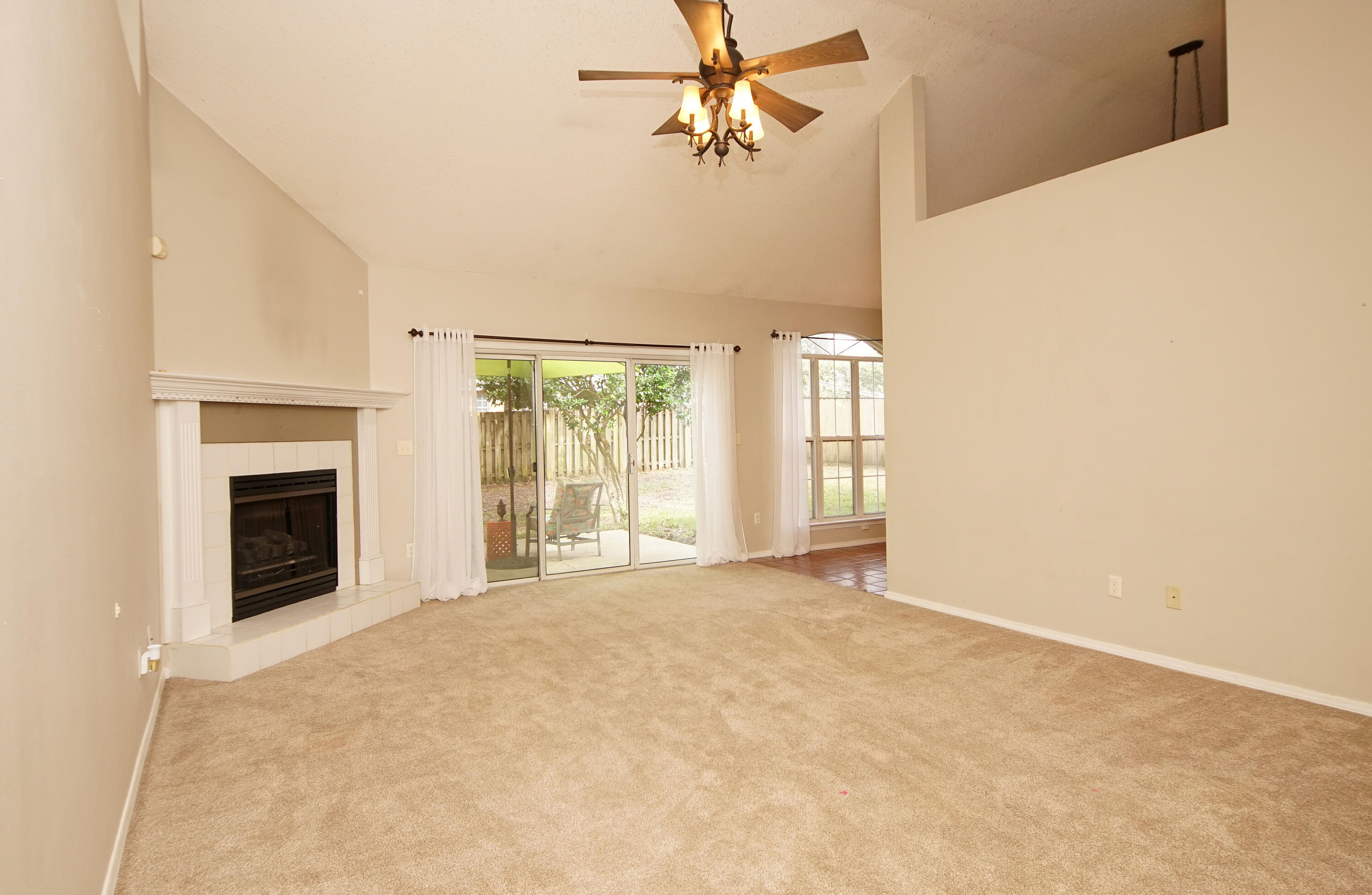 HIDDEN LAKES - Residential