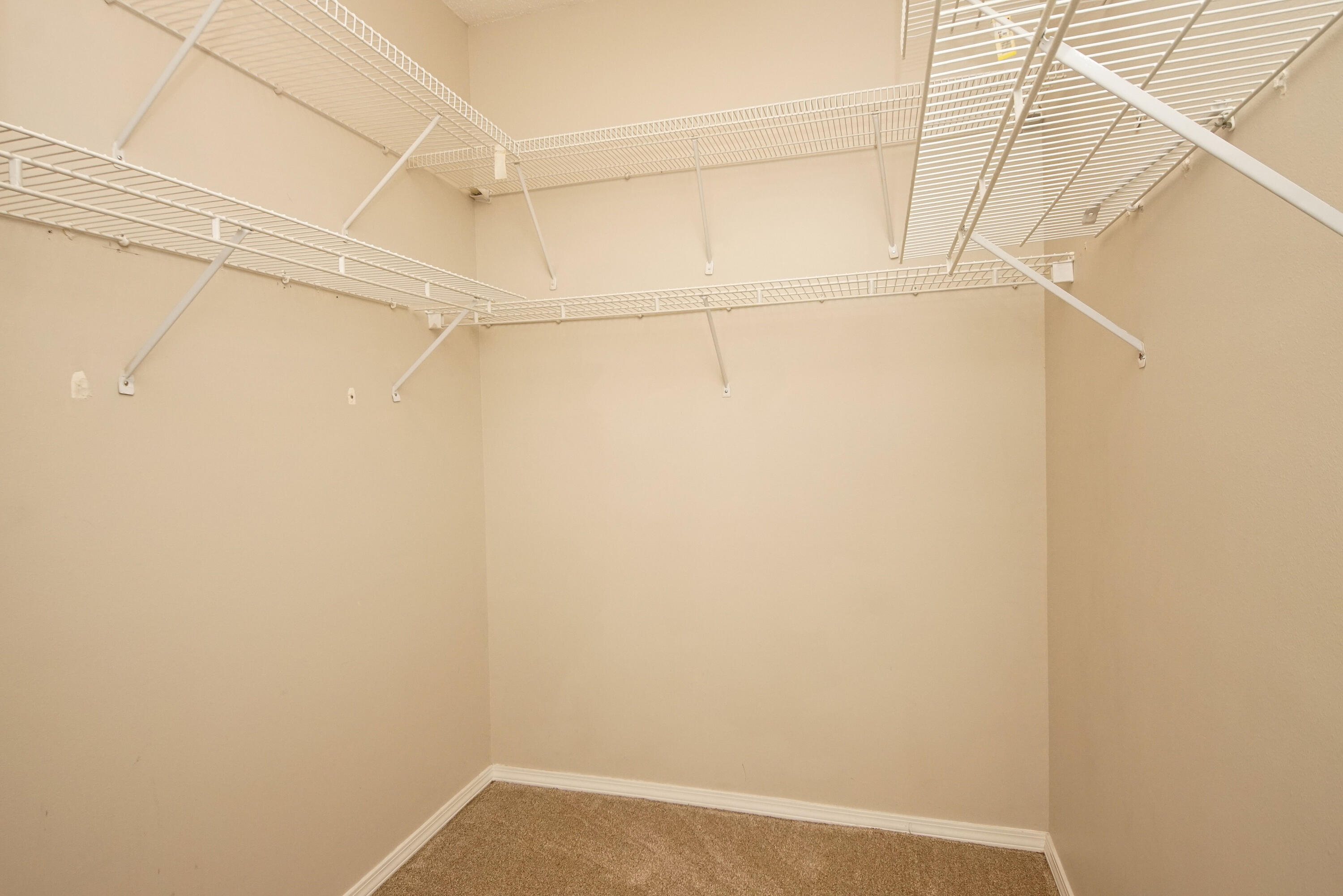 HIDDEN LAKES - Residential