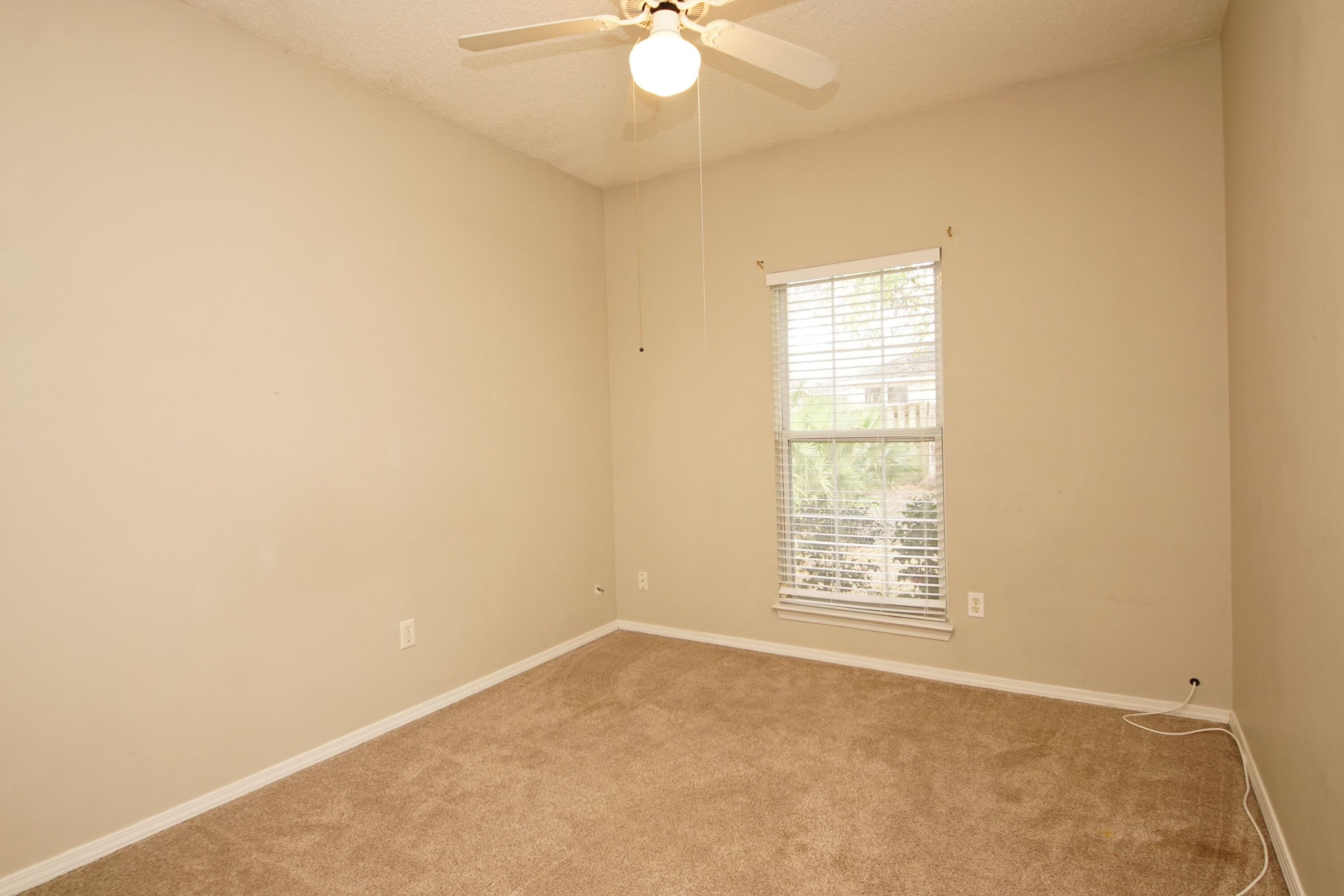 HIDDEN LAKES - Residential