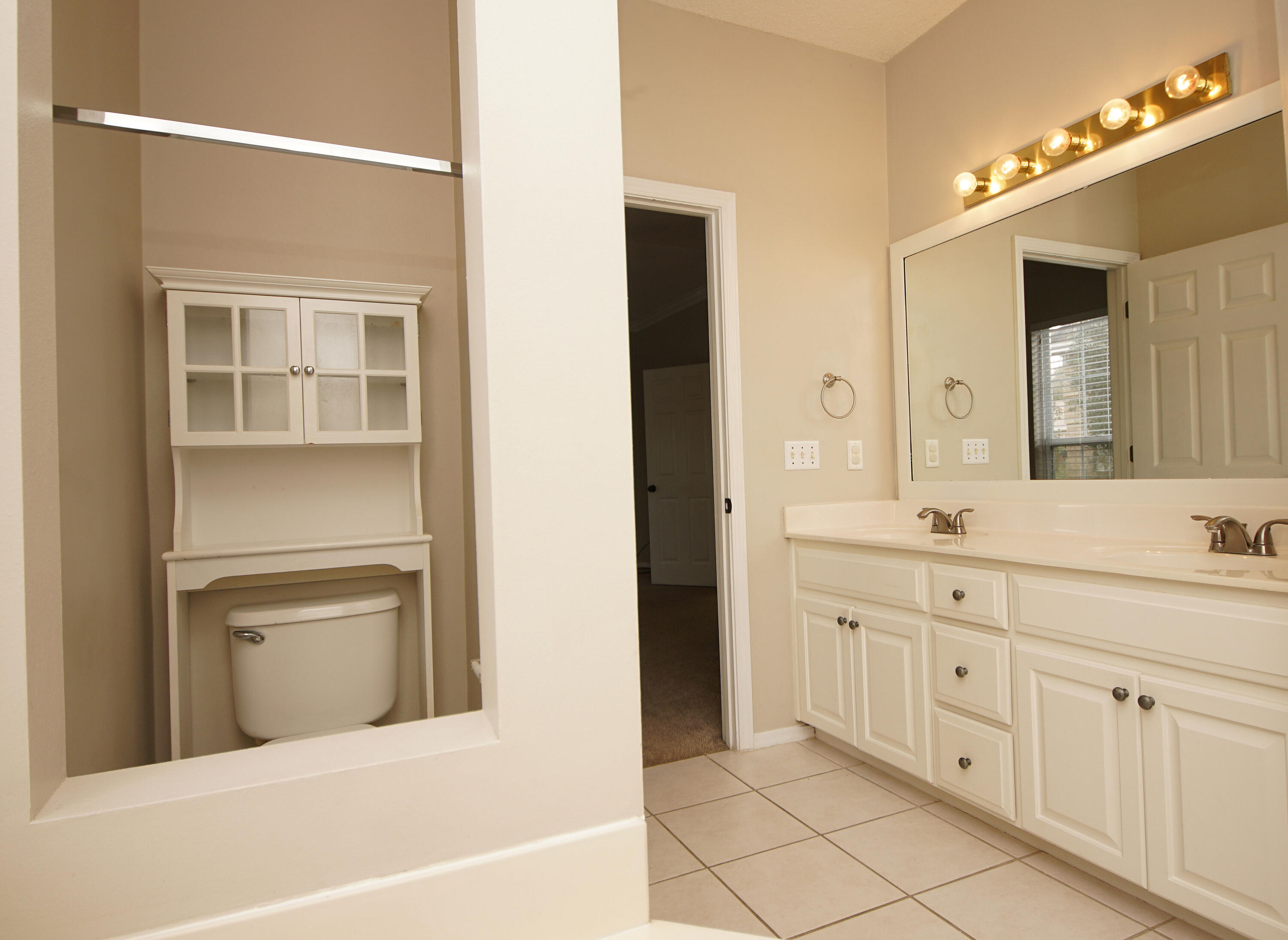 HIDDEN LAKES - Residential