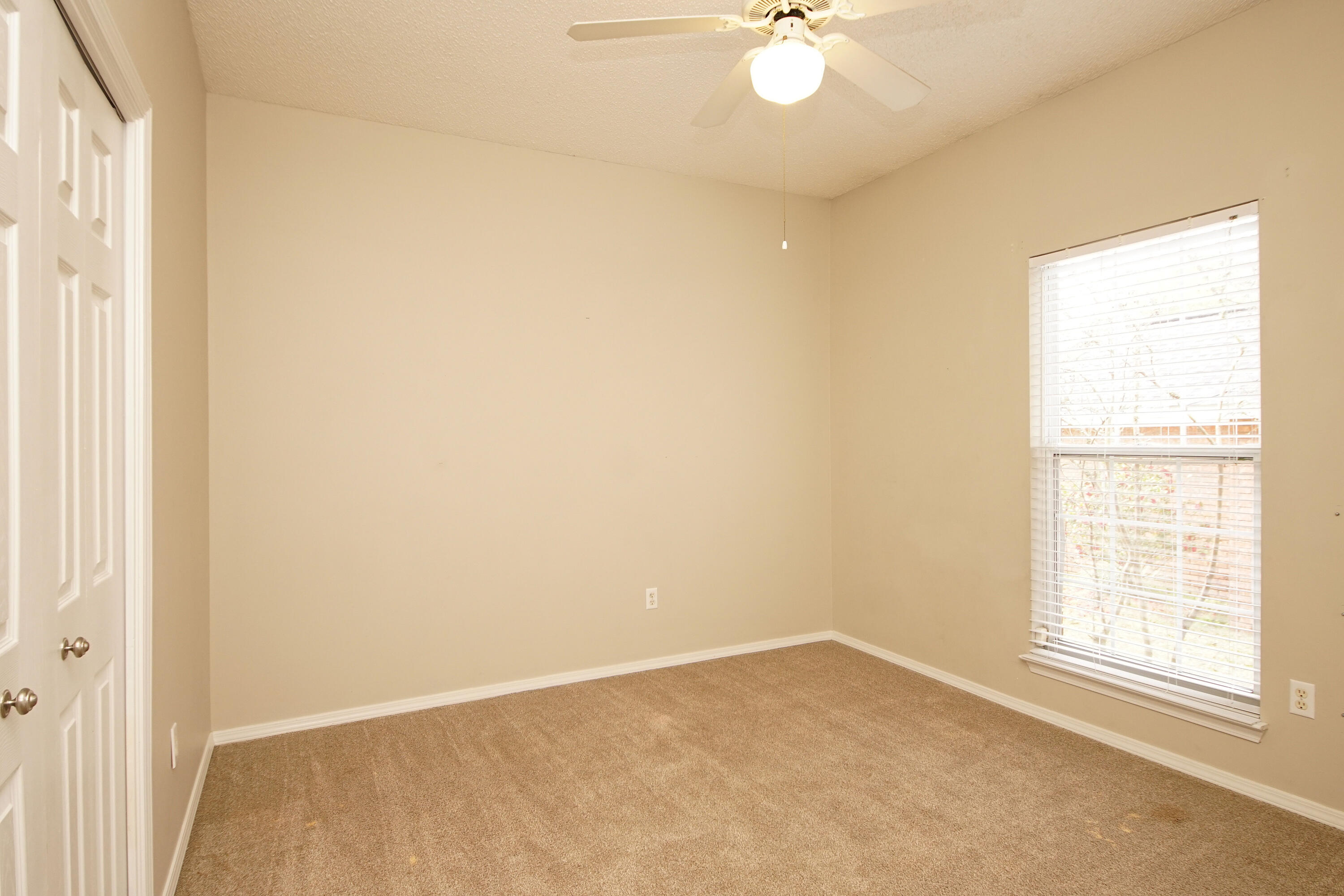 HIDDEN LAKES - Residential