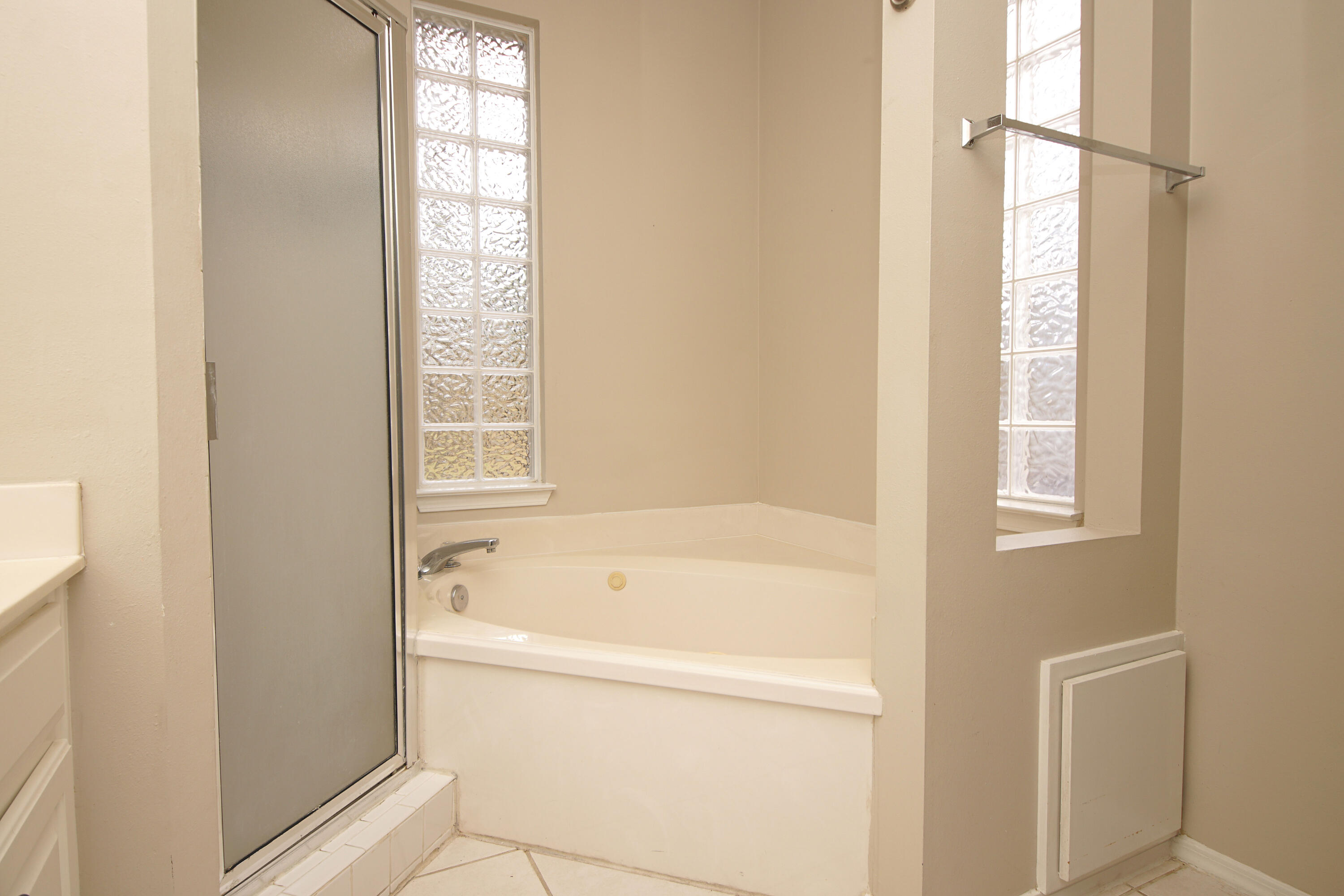 HIDDEN LAKES - Residential