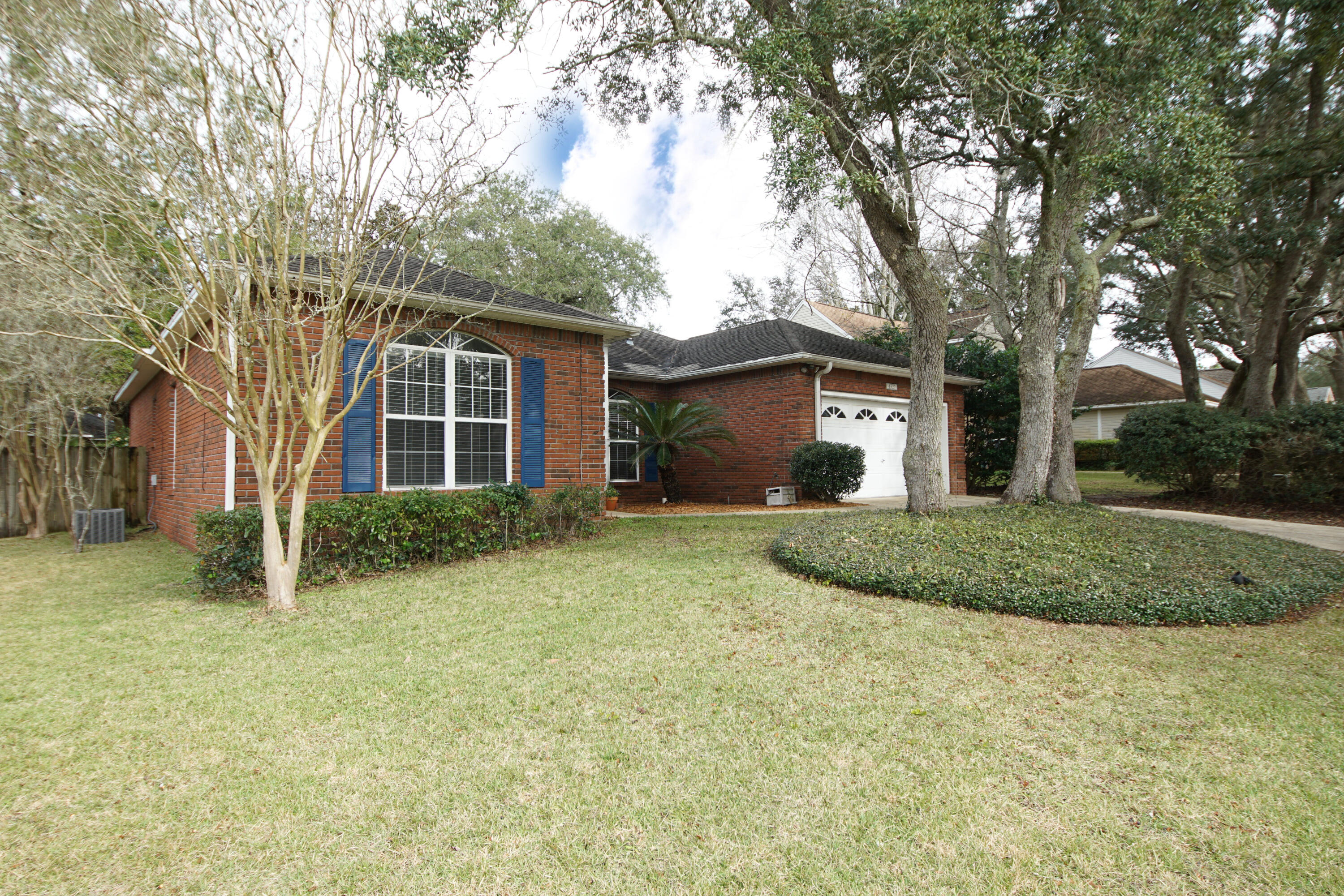 HIDDEN LAKES - Residential