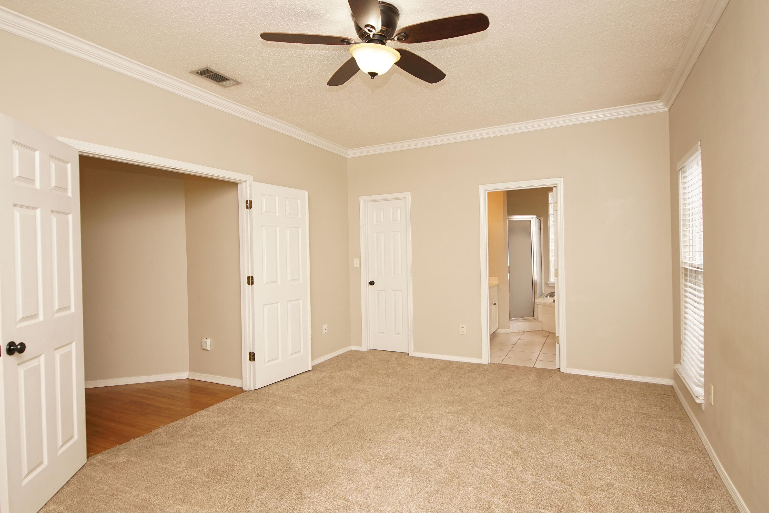 HIDDEN LAKES - Residential