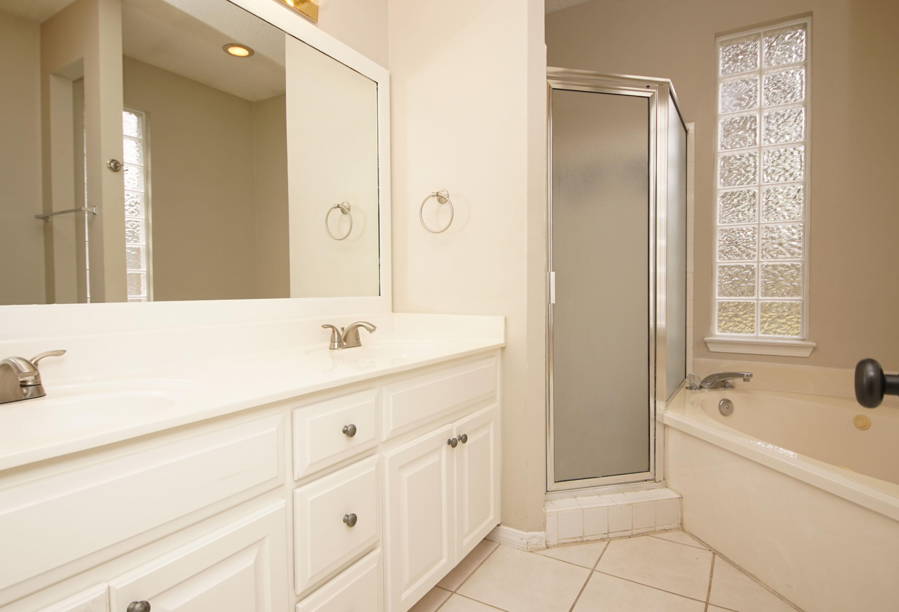 HIDDEN LAKES - Residential