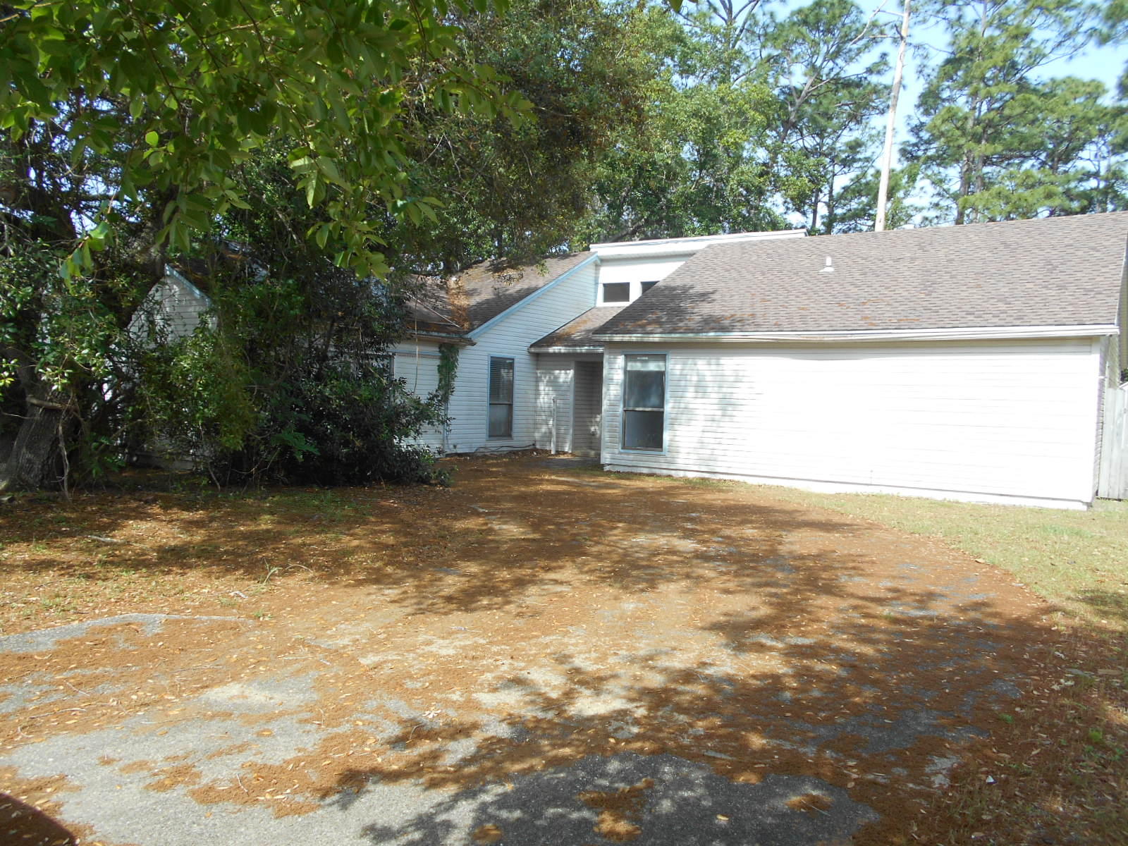 PINEWOOD ESTATES - Residential