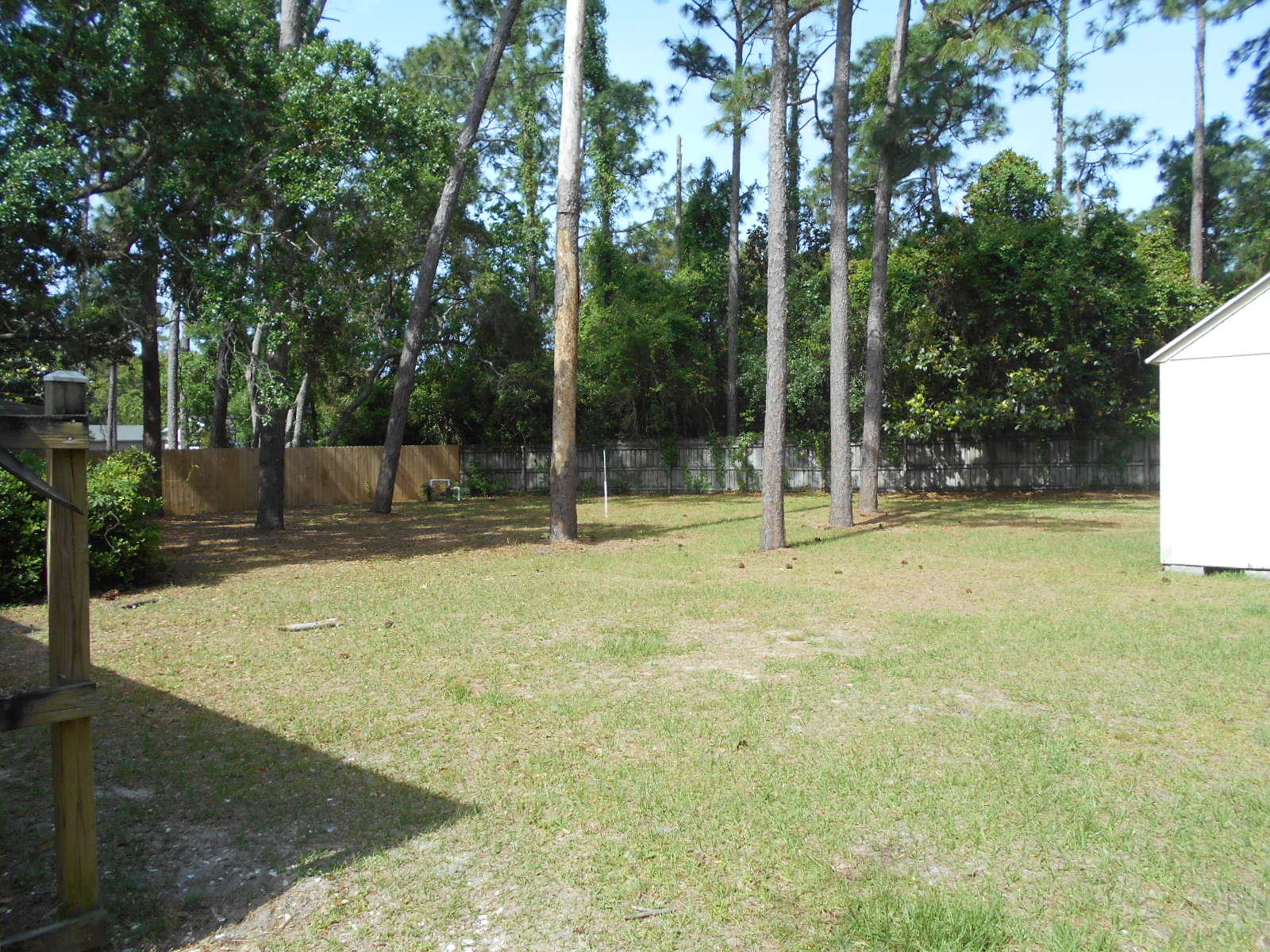 PINEWOOD ESTATES - Residential