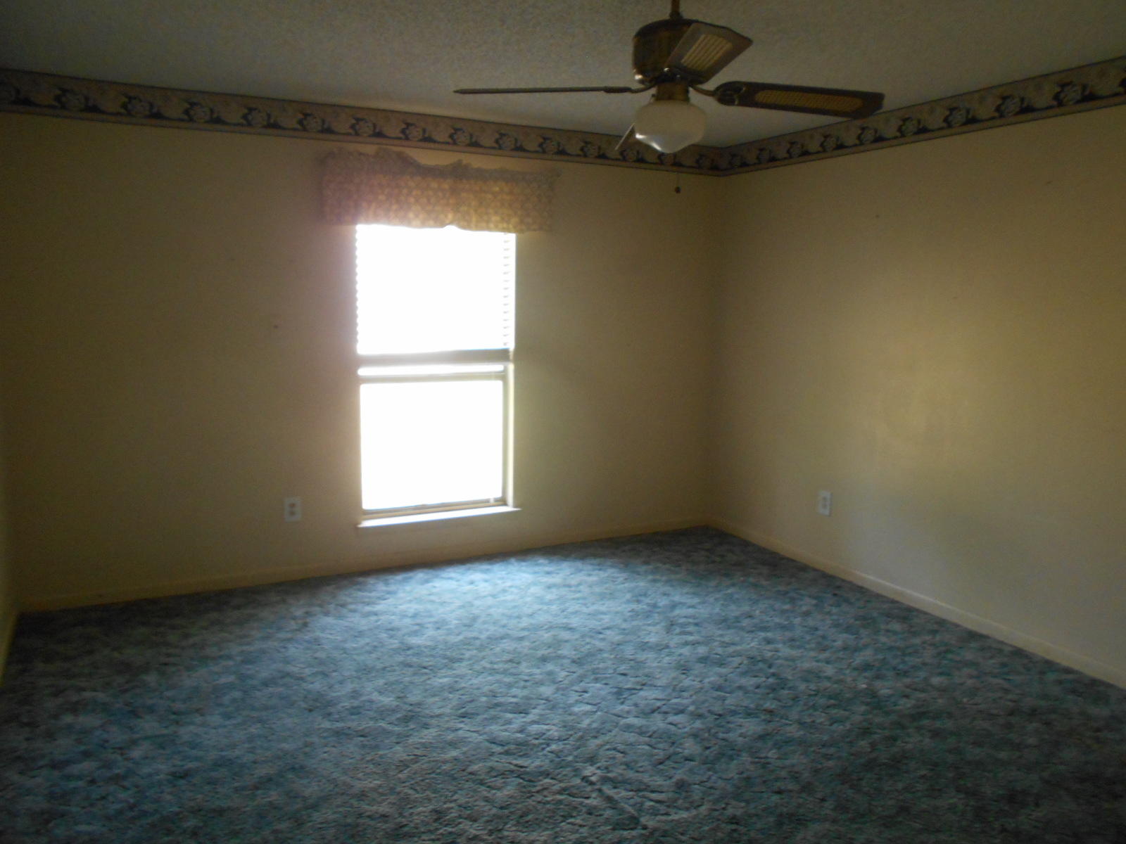 PINEWOOD ESTATES - Residential