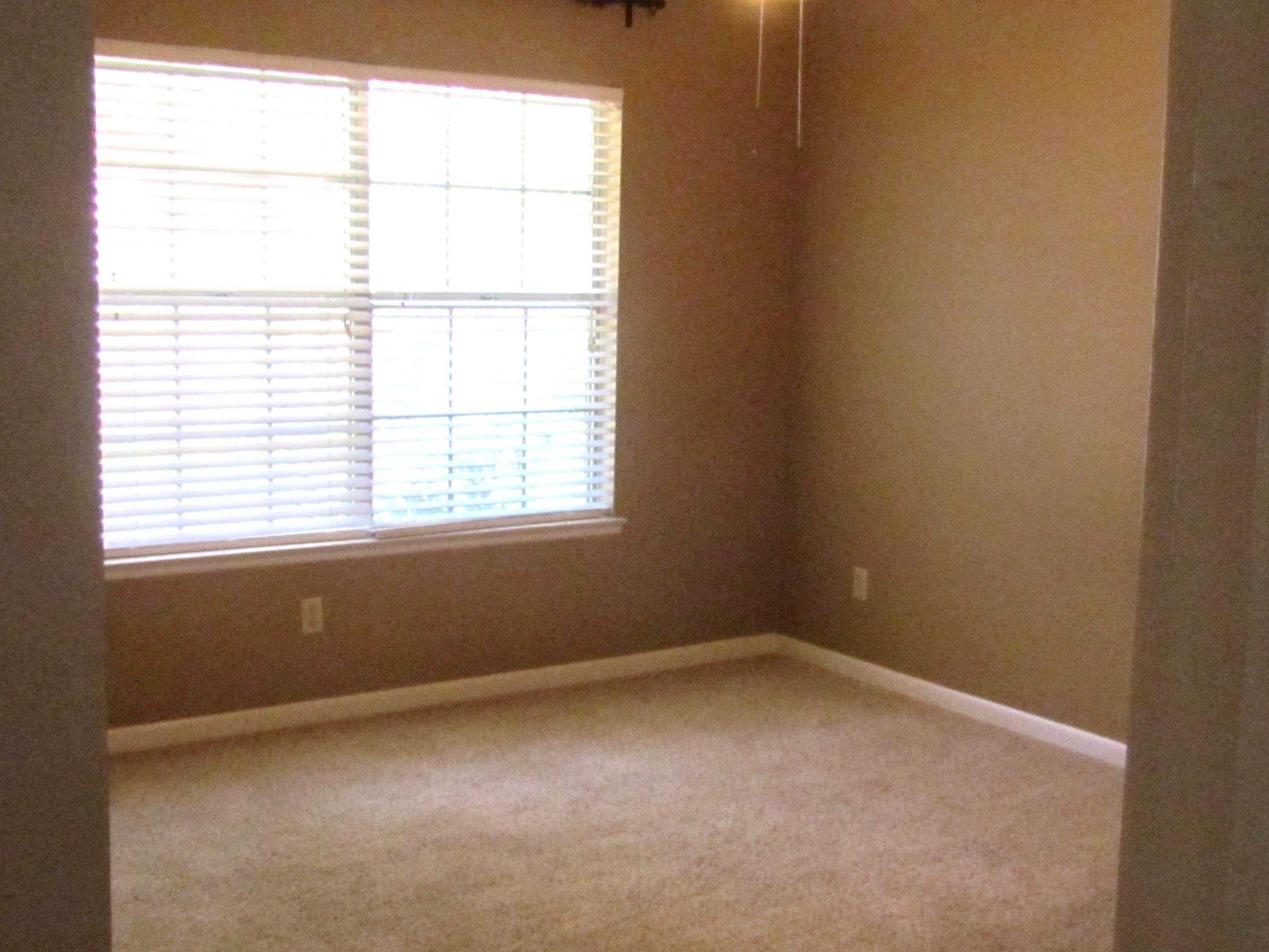 PINEWOOD ESTATES - Residential Lease