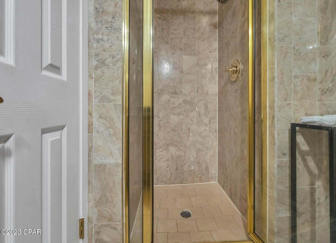 EDGEWATER TOWER 3 - Residential