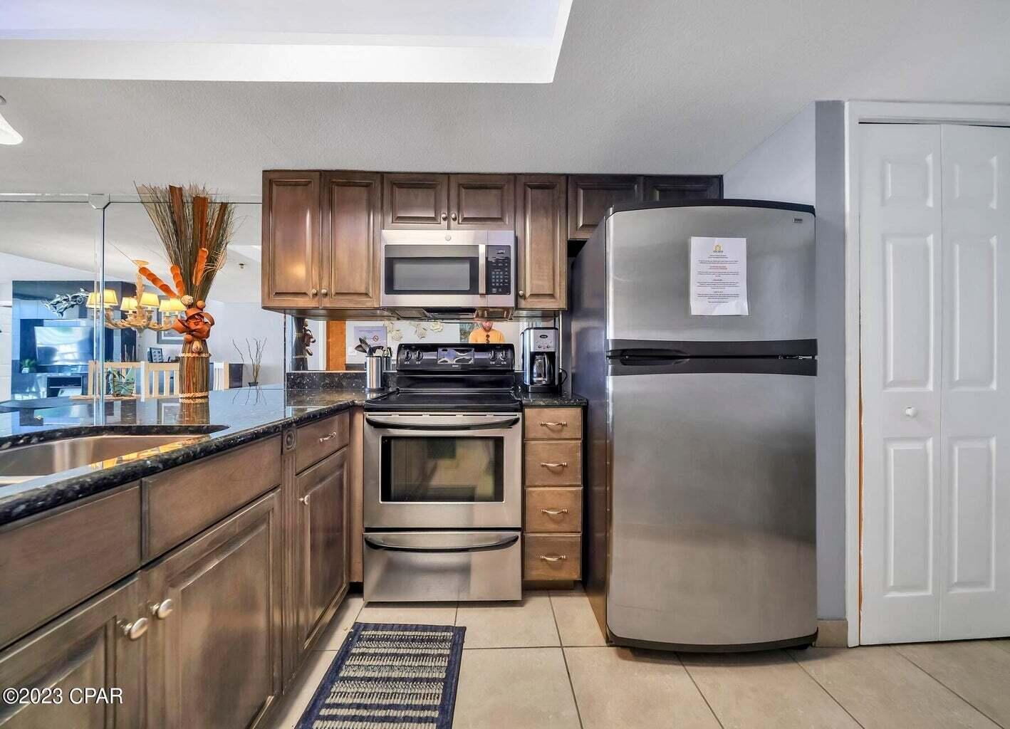 EDGEWATER TOWER 3 - Residential