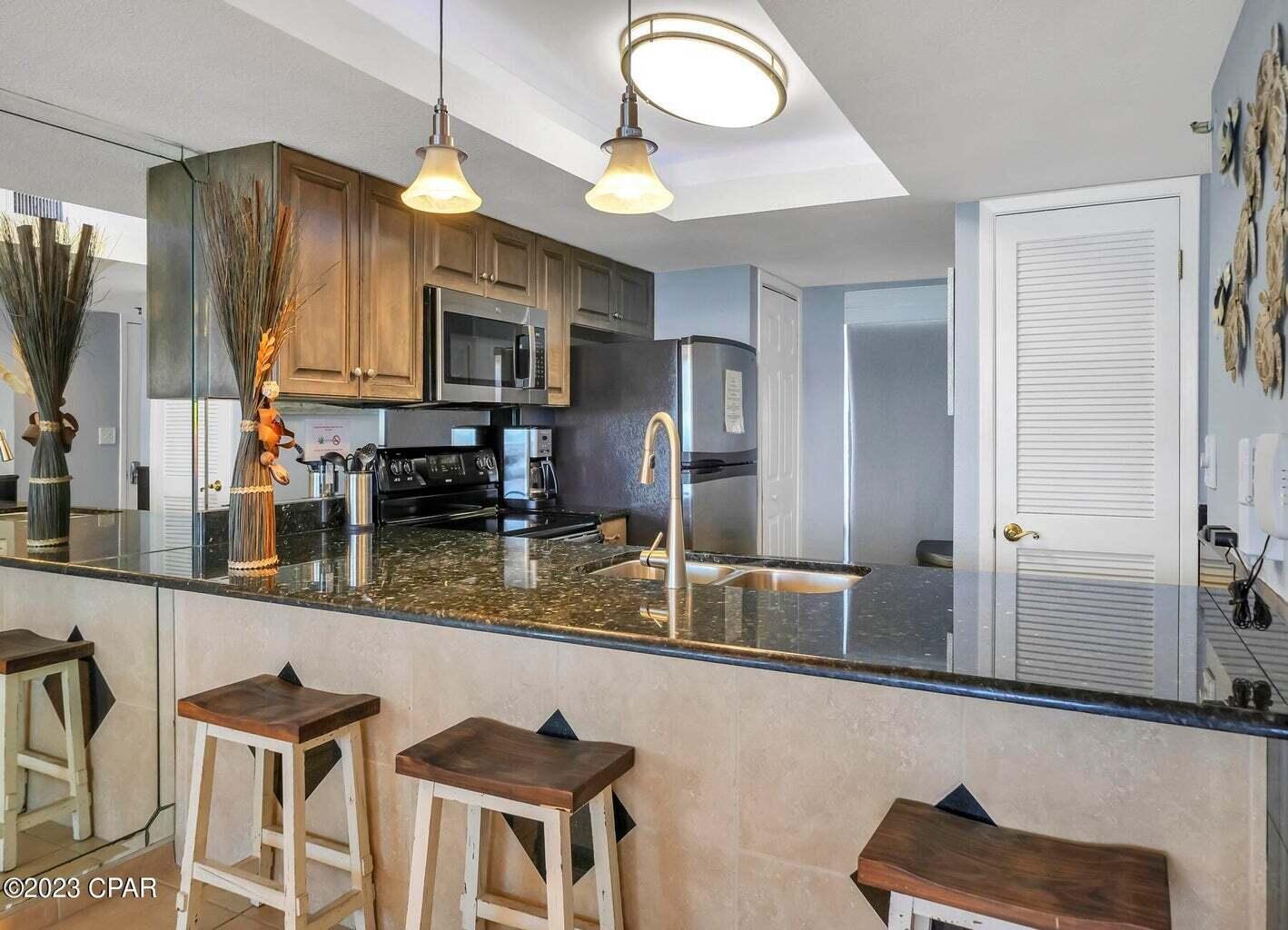 EDGEWATER TOWER 3 - Residential