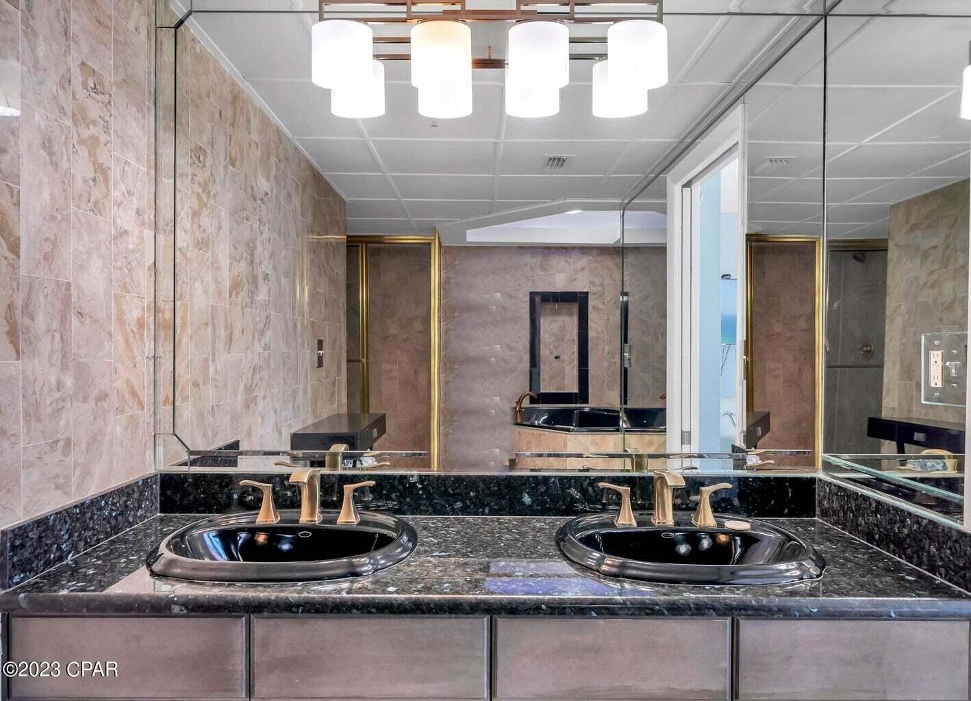 EDGEWATER TOWER 3 - Residential