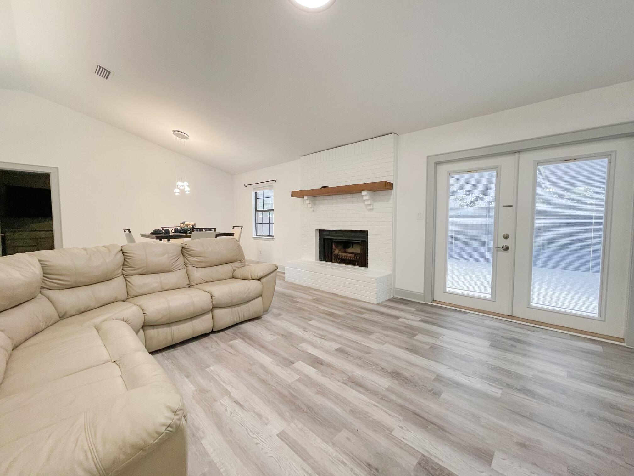 EASTWOOD 9TH ADDN - Residential Lease