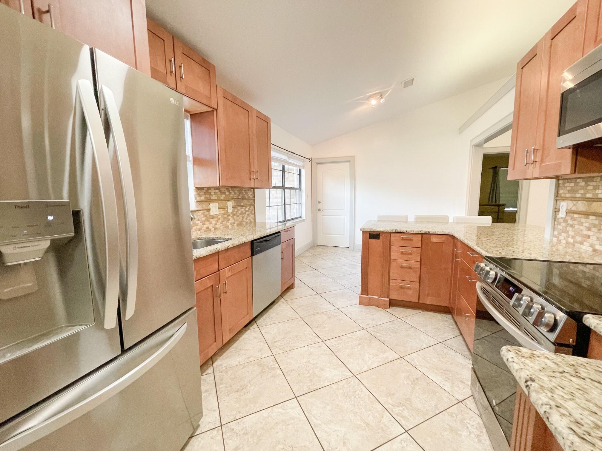 EASTWOOD 9TH ADDN - Residential Lease