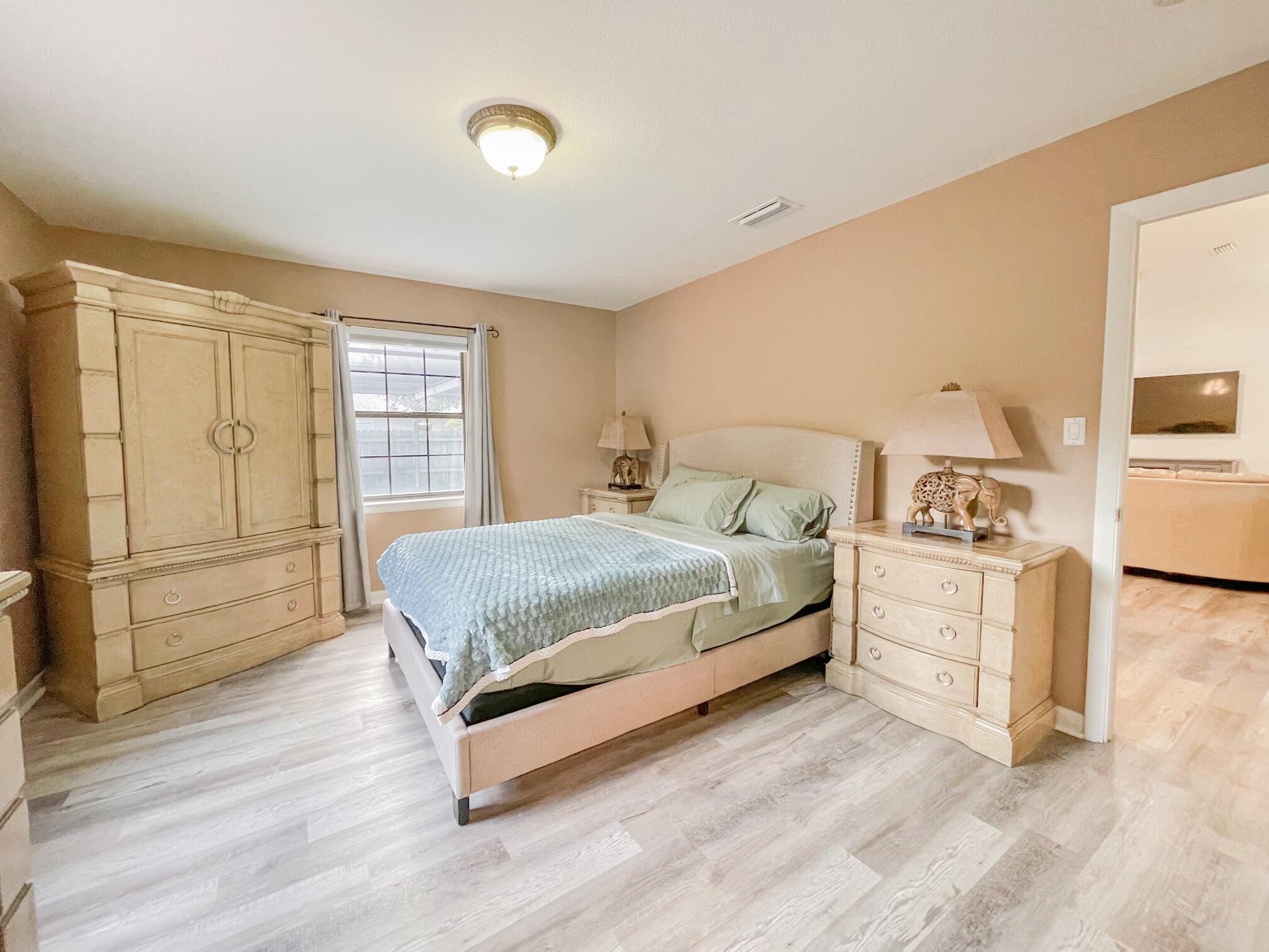 EASTWOOD 9TH ADDN - Residential Lease