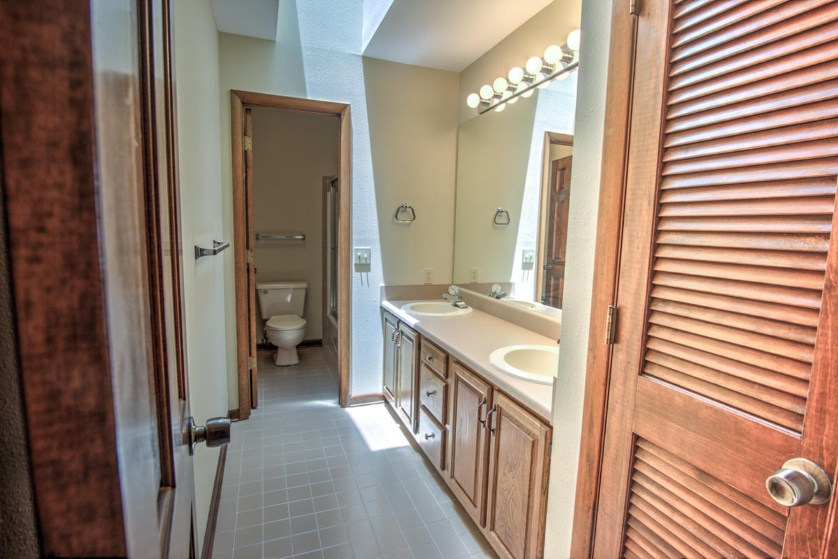 NORTH LAGOON OAKS 9TH ADDN - Residential