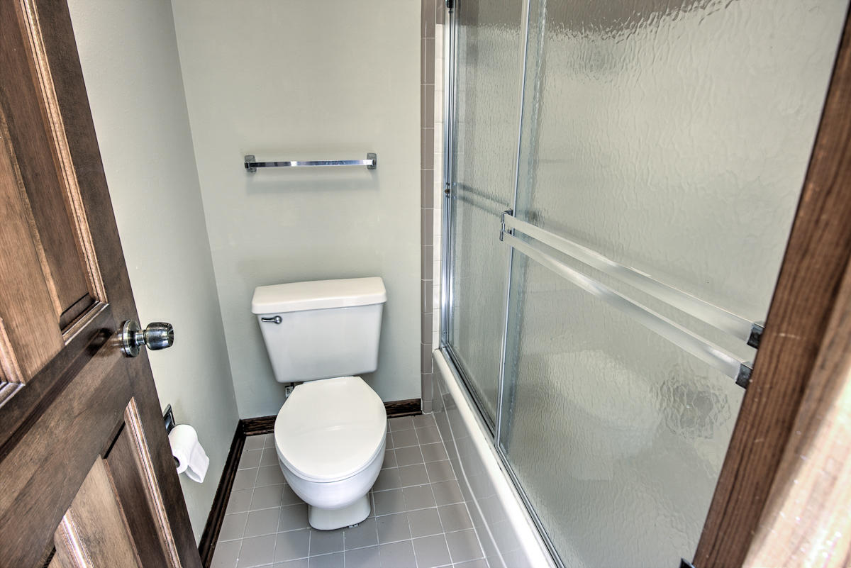 NORTH LAGOON OAKS 9TH ADDN - Residential