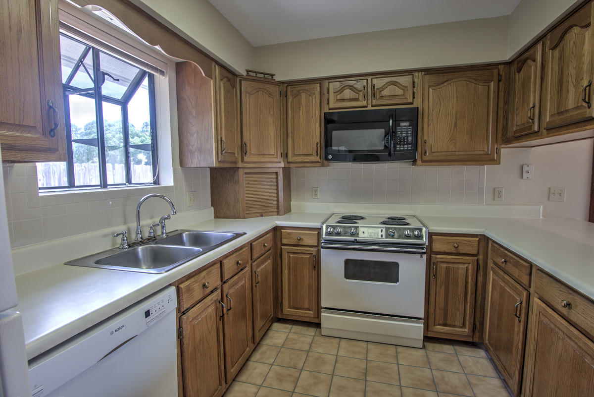 NORTH LAGOON OAKS 9TH ADDN - Residential