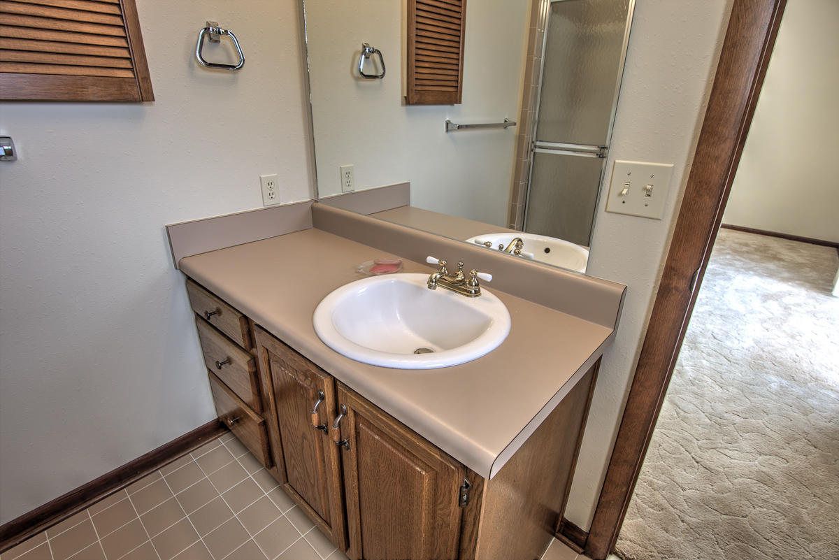 NORTH LAGOON OAKS 9TH ADDN - Residential