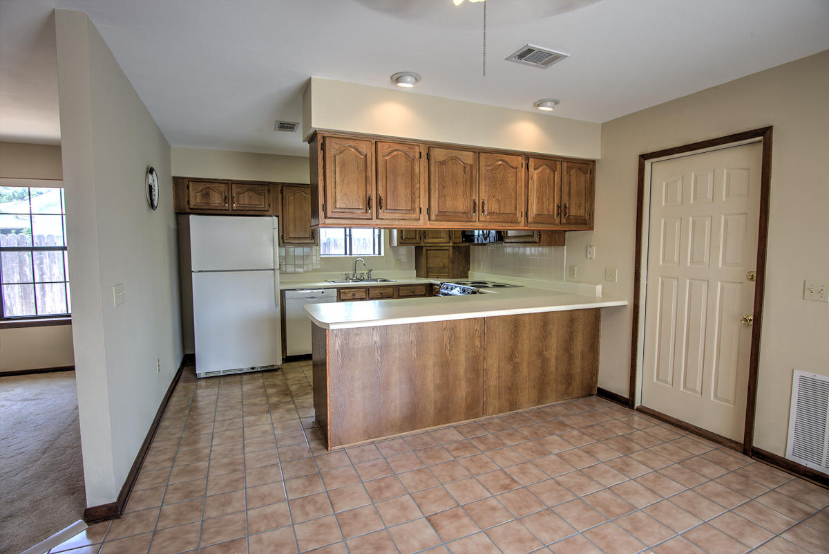 NORTH LAGOON OAKS 9TH ADDN - Residential