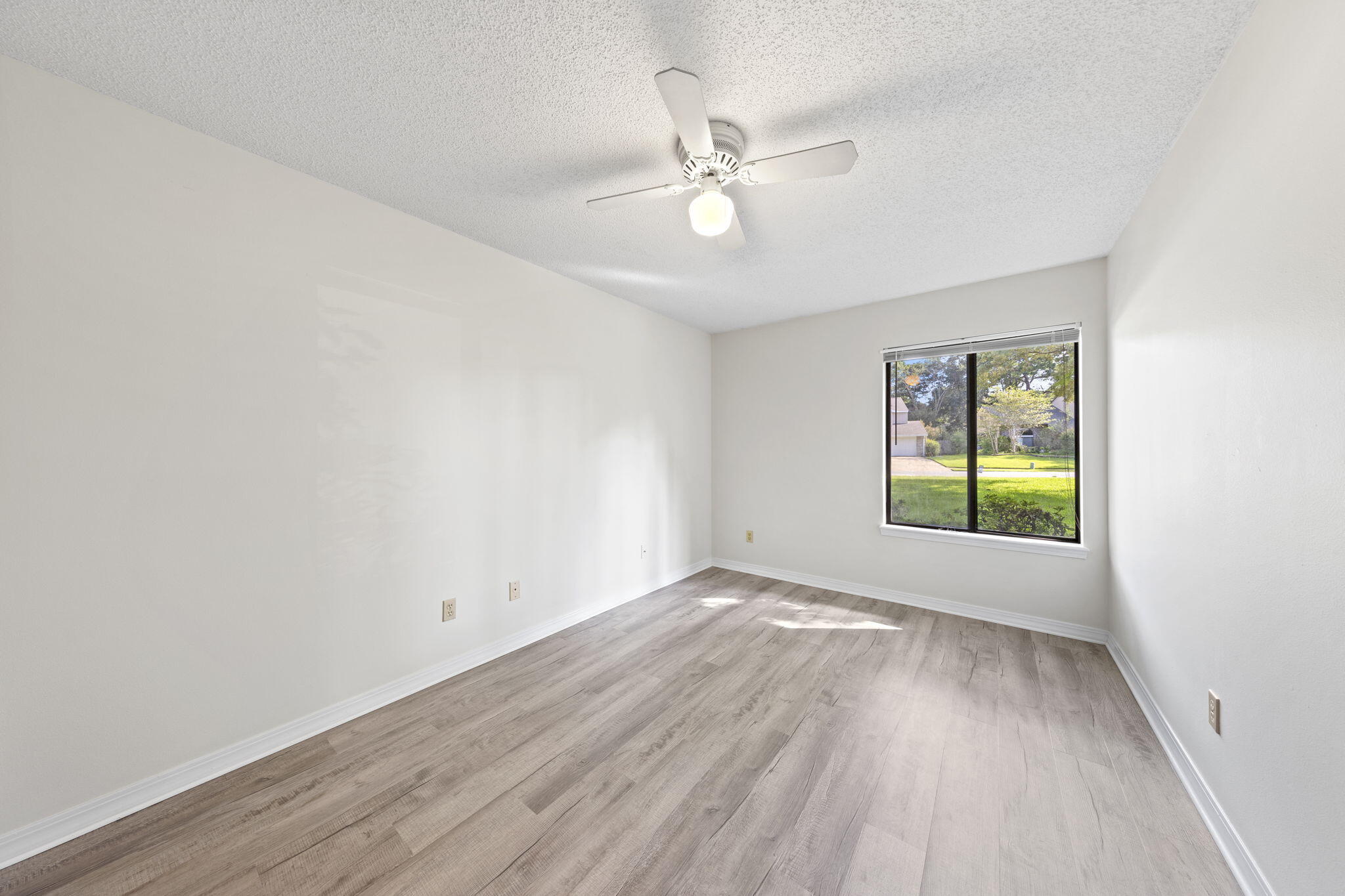 ROCKYWOOD PH 2 - Residential Lease