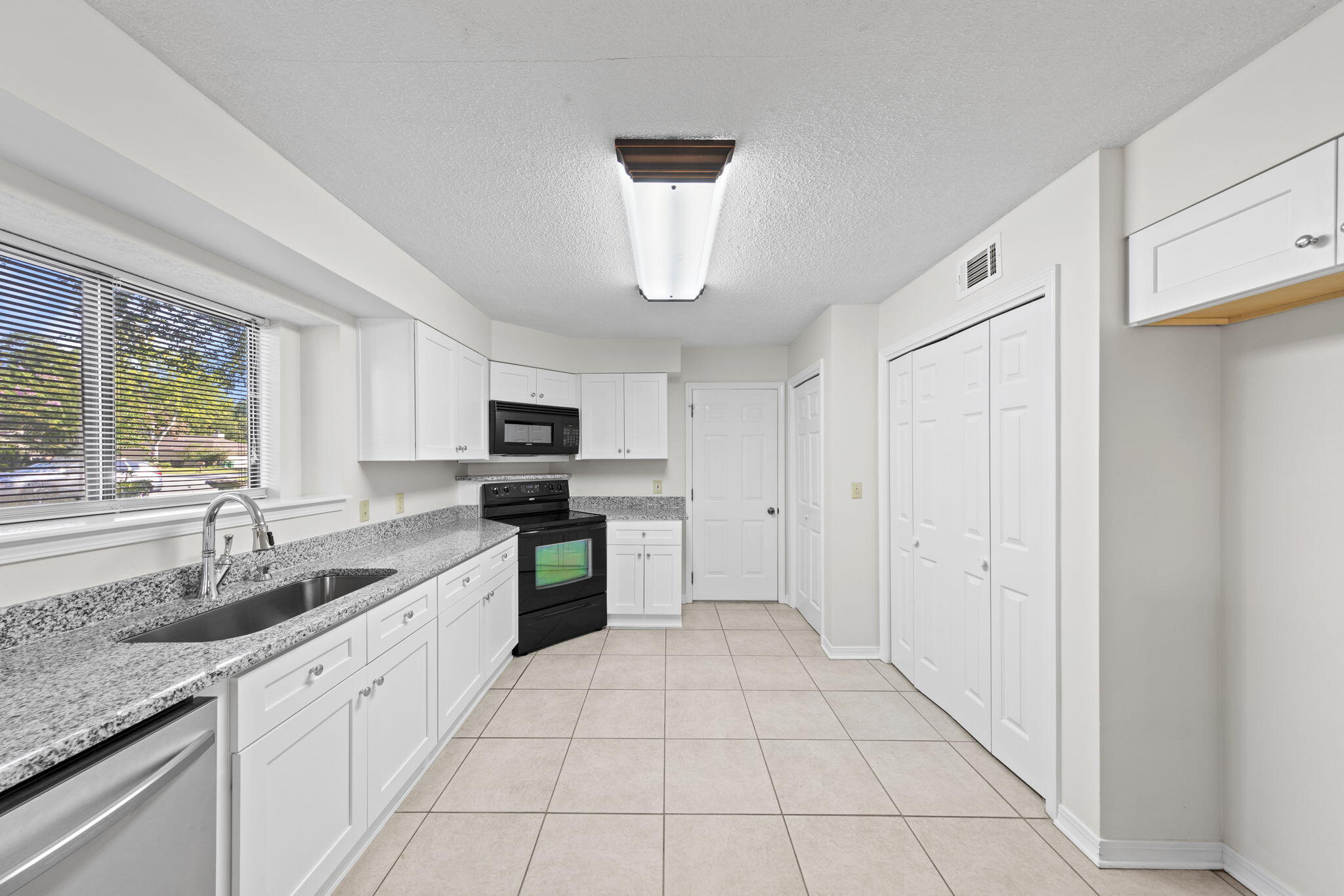 ROCKYWOOD PH 2 - Residential Lease