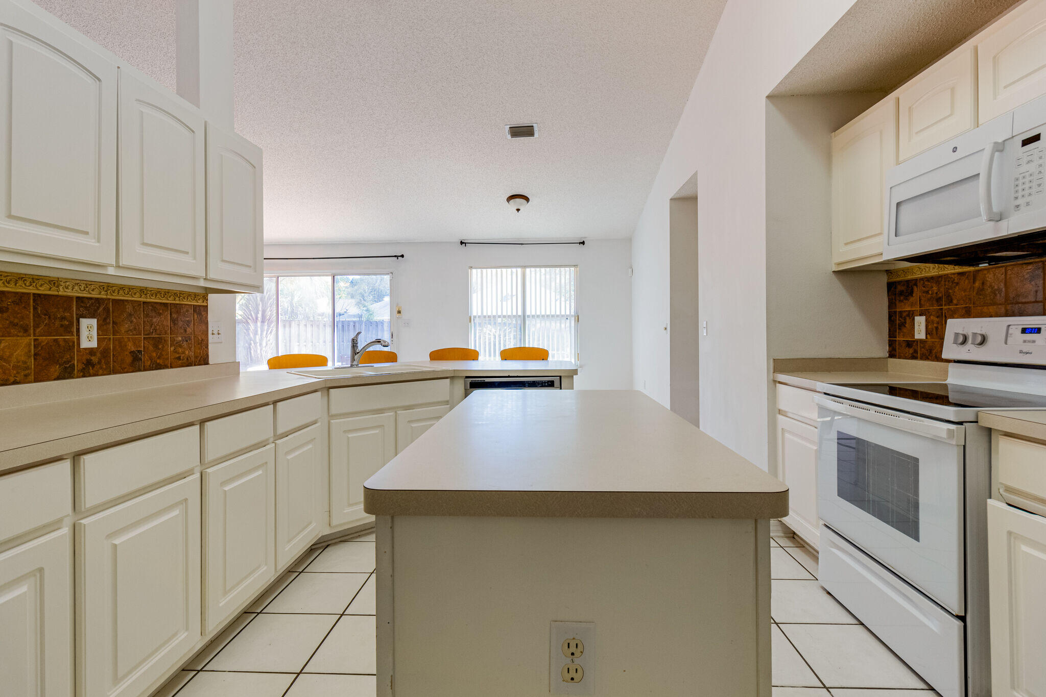 SILVER OAKS PH 1 - Residential Lease