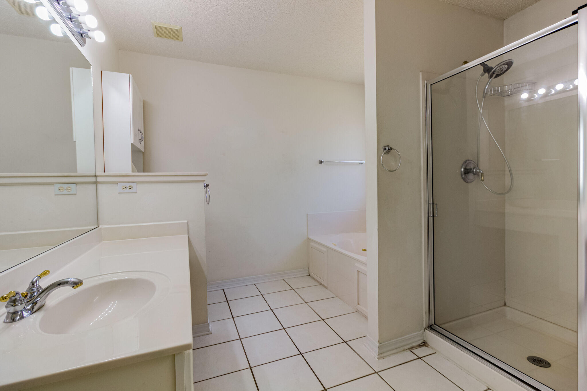 SILVER OAKS PH 1 - Residential Lease