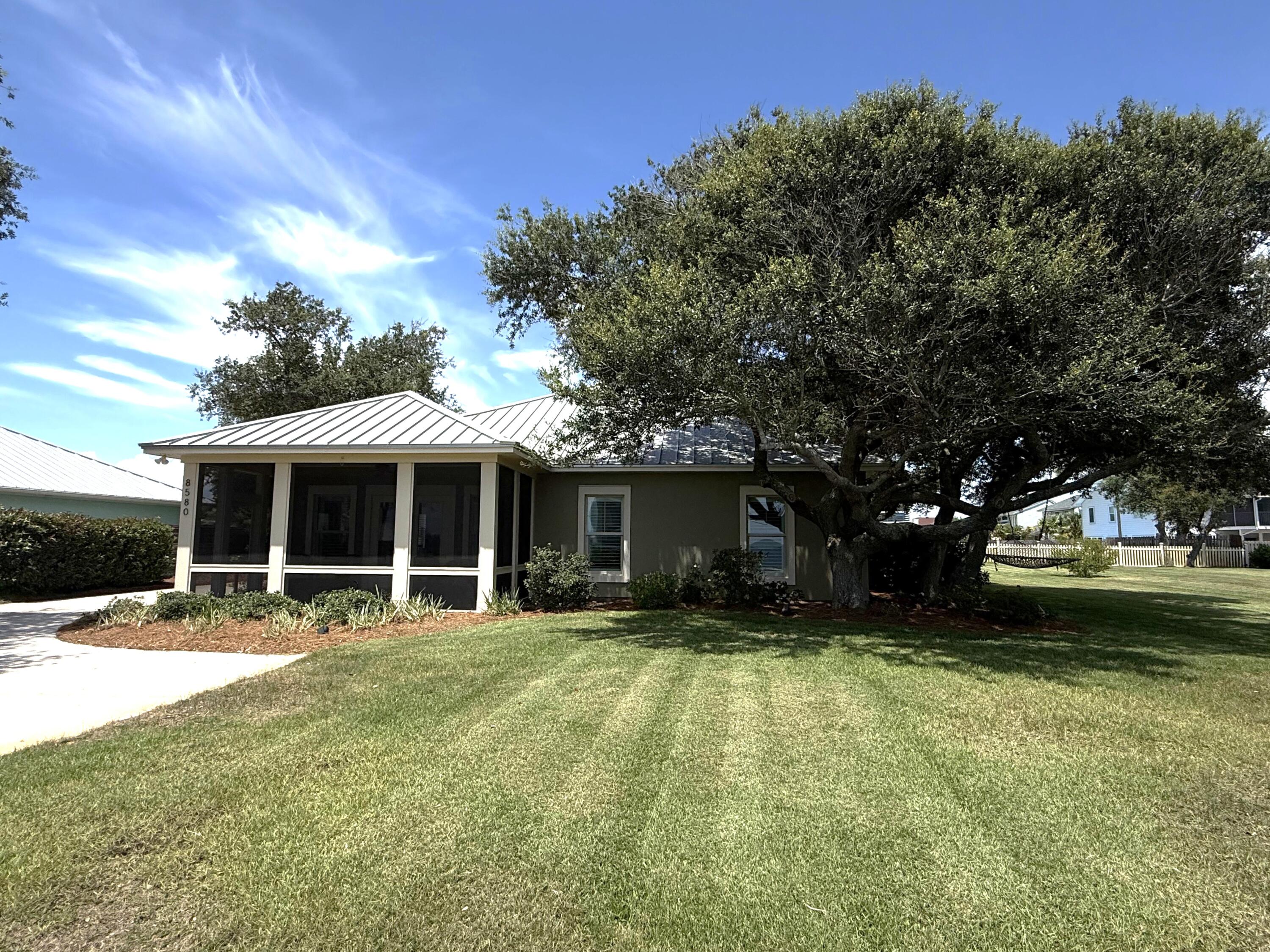 8580 Hwy 98 W