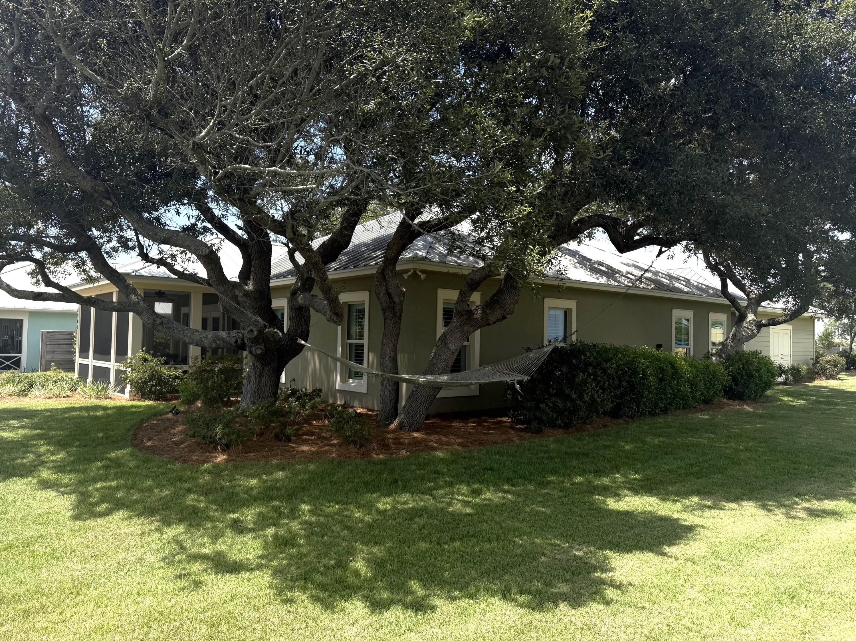 8580 Hwy 98 W