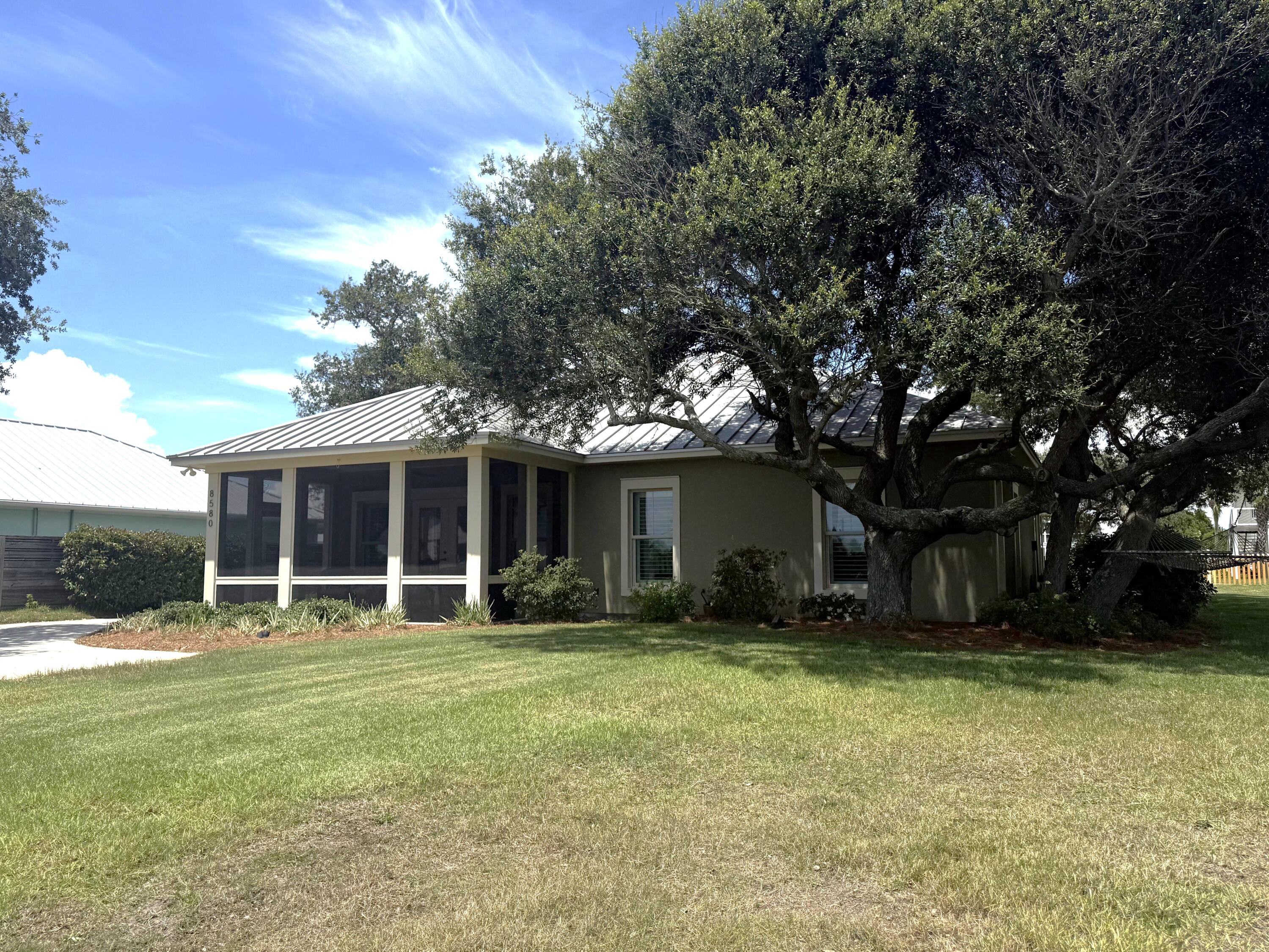 8580 Hwy 98 W