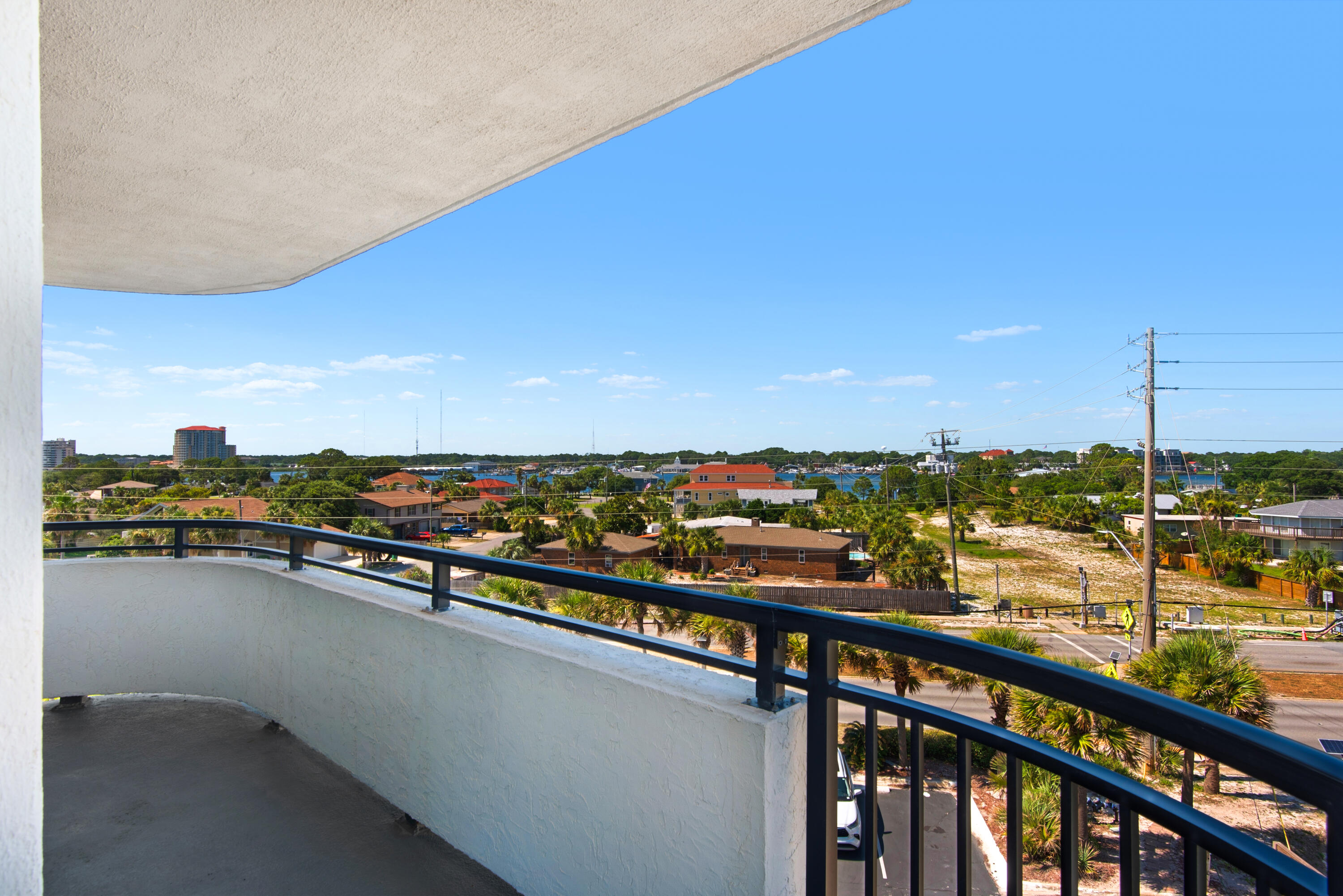 NAUTILUS CONDO - Residential