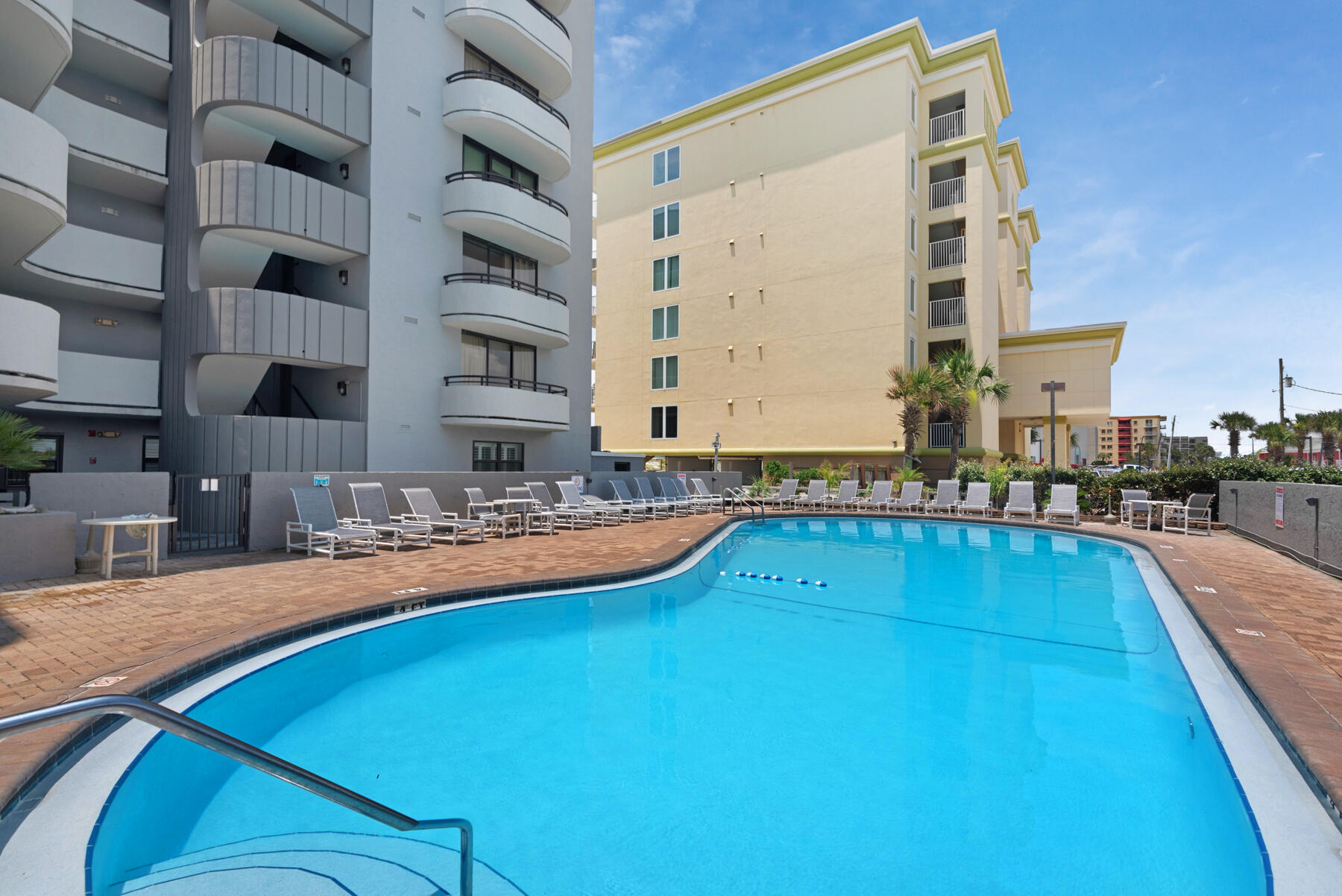 NAUTILUS CONDO - Residential