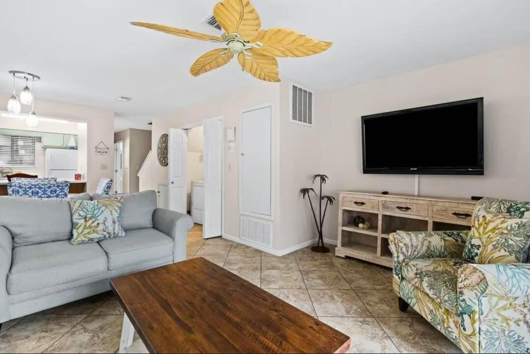 PORTSIDE CONDO - Residential