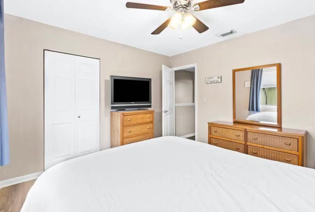 PORTSIDE CONDO - Residential