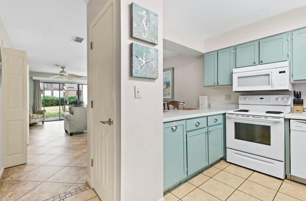 PORTSIDE CONDO - Residential